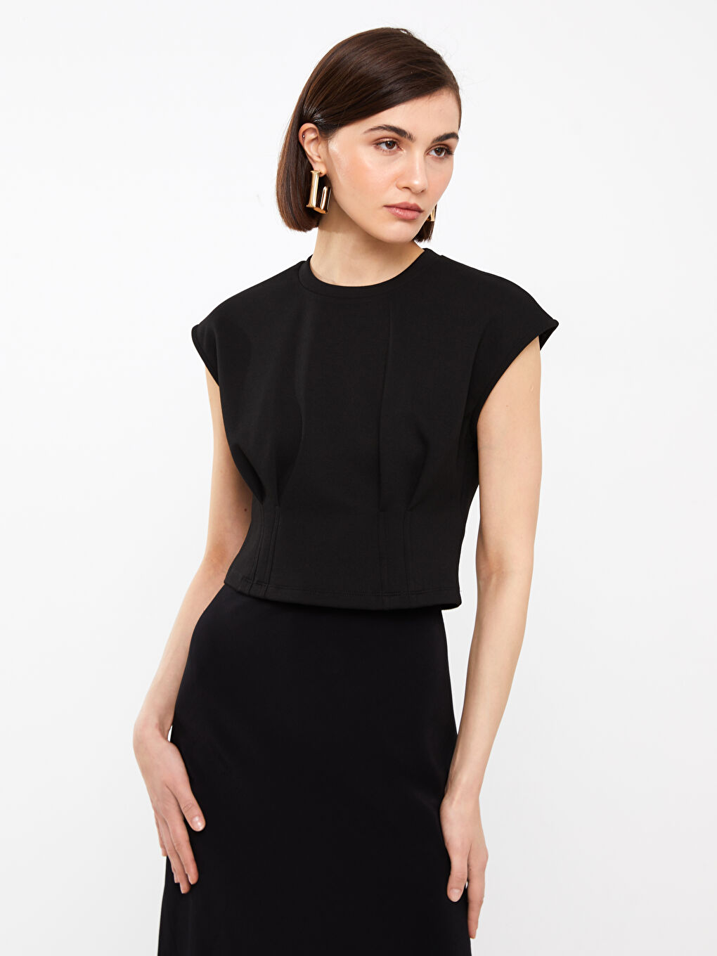 Siyah Bisiklet Yaka Düz Kısa Kollu Crop Kadın Tişört