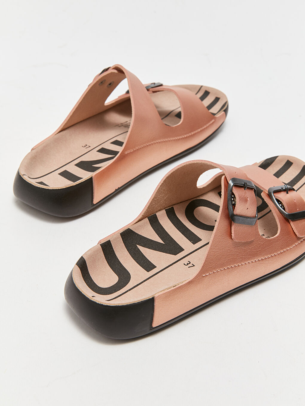 Bej Çift Bantlı Toka Detaylı Kadın Terlik-4