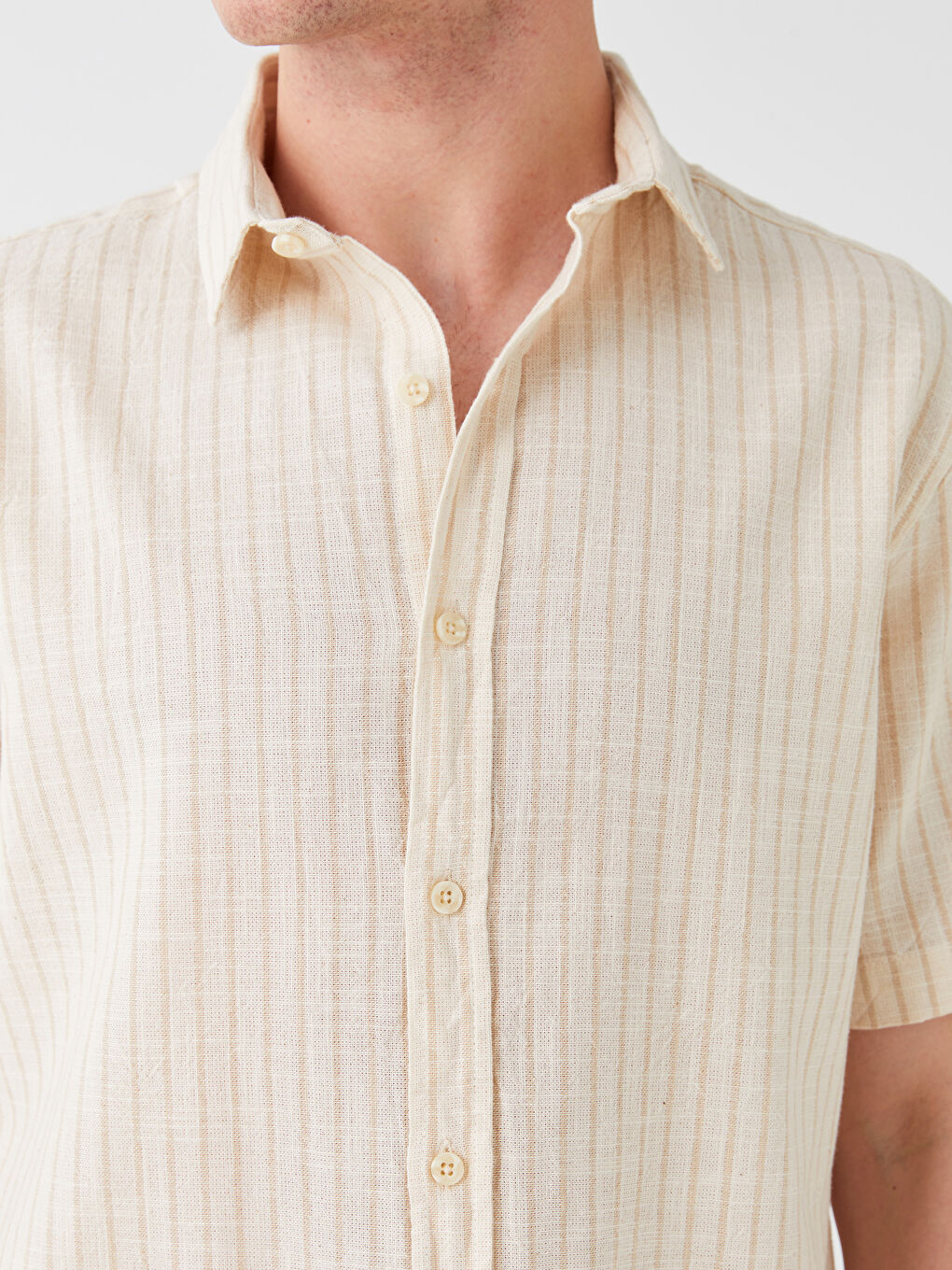 قميص رجال كم قصير مخطط بقصة عادية-3