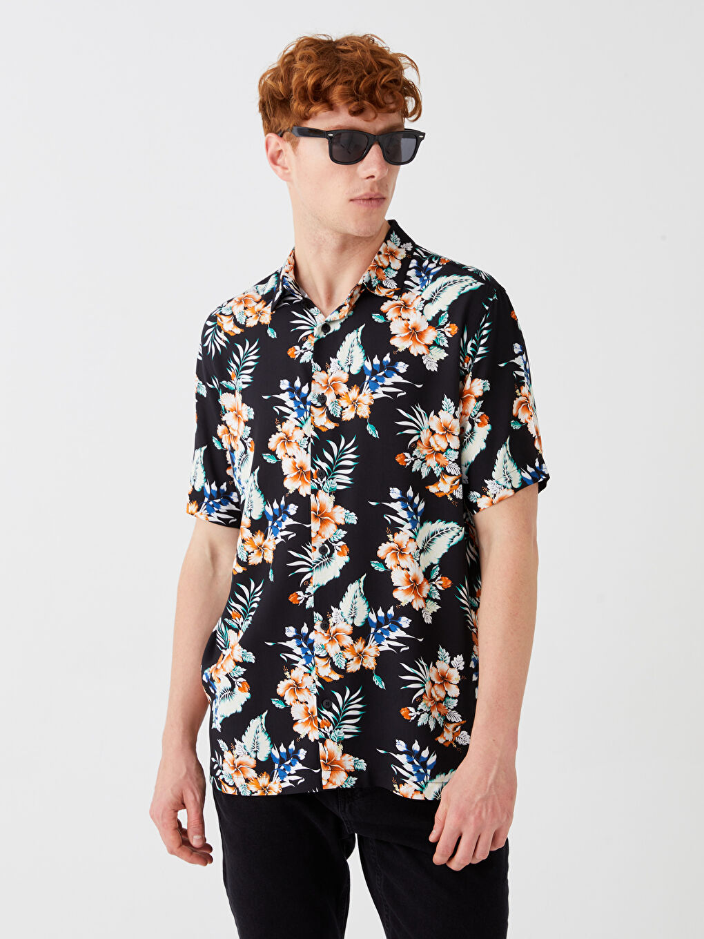 Siyah Regular Fit Kısa Kollu Desenli Viskon Erkek Gömlek