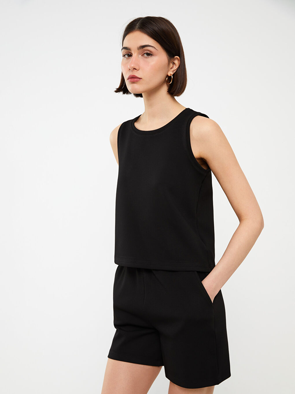 Siyah Kadın Bisiklet Yaka Düz Atlet-1