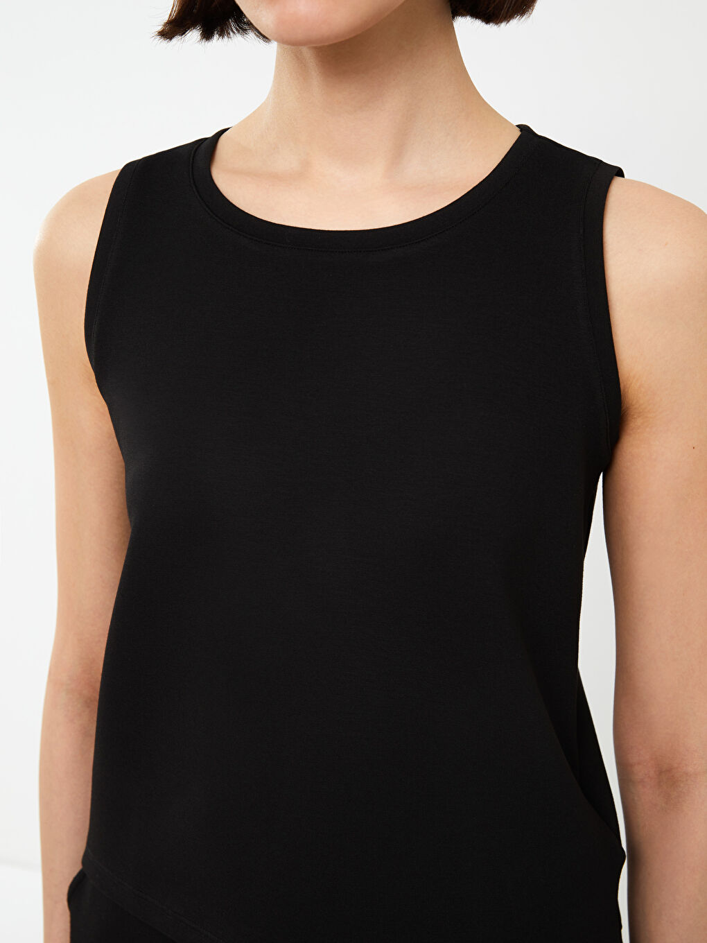 Siyah Kadın Bisiklet Yaka Düz Atlet-3