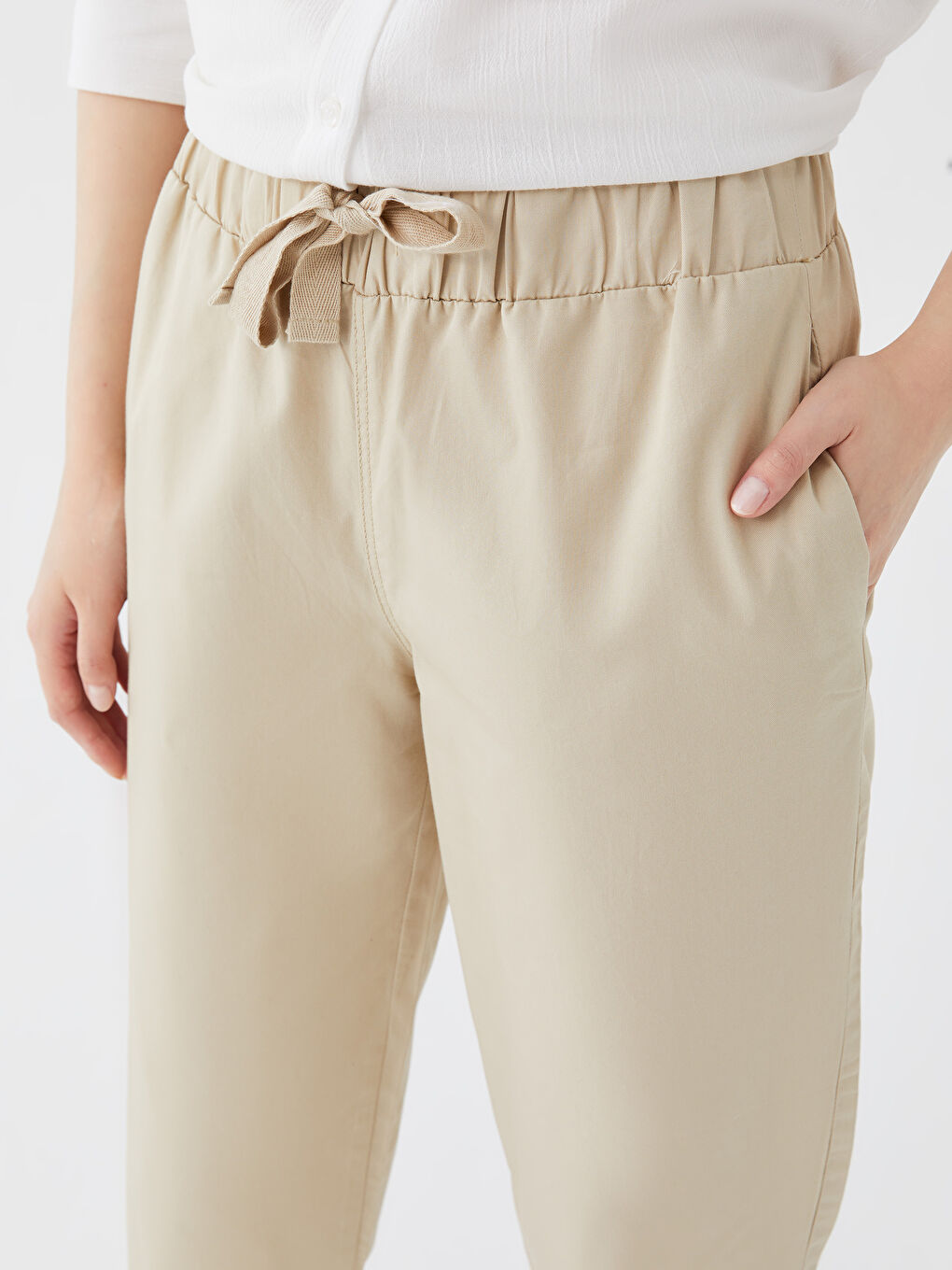 Bej Rahat Kalıp Düz Gabardin Kadın Pantolon-4