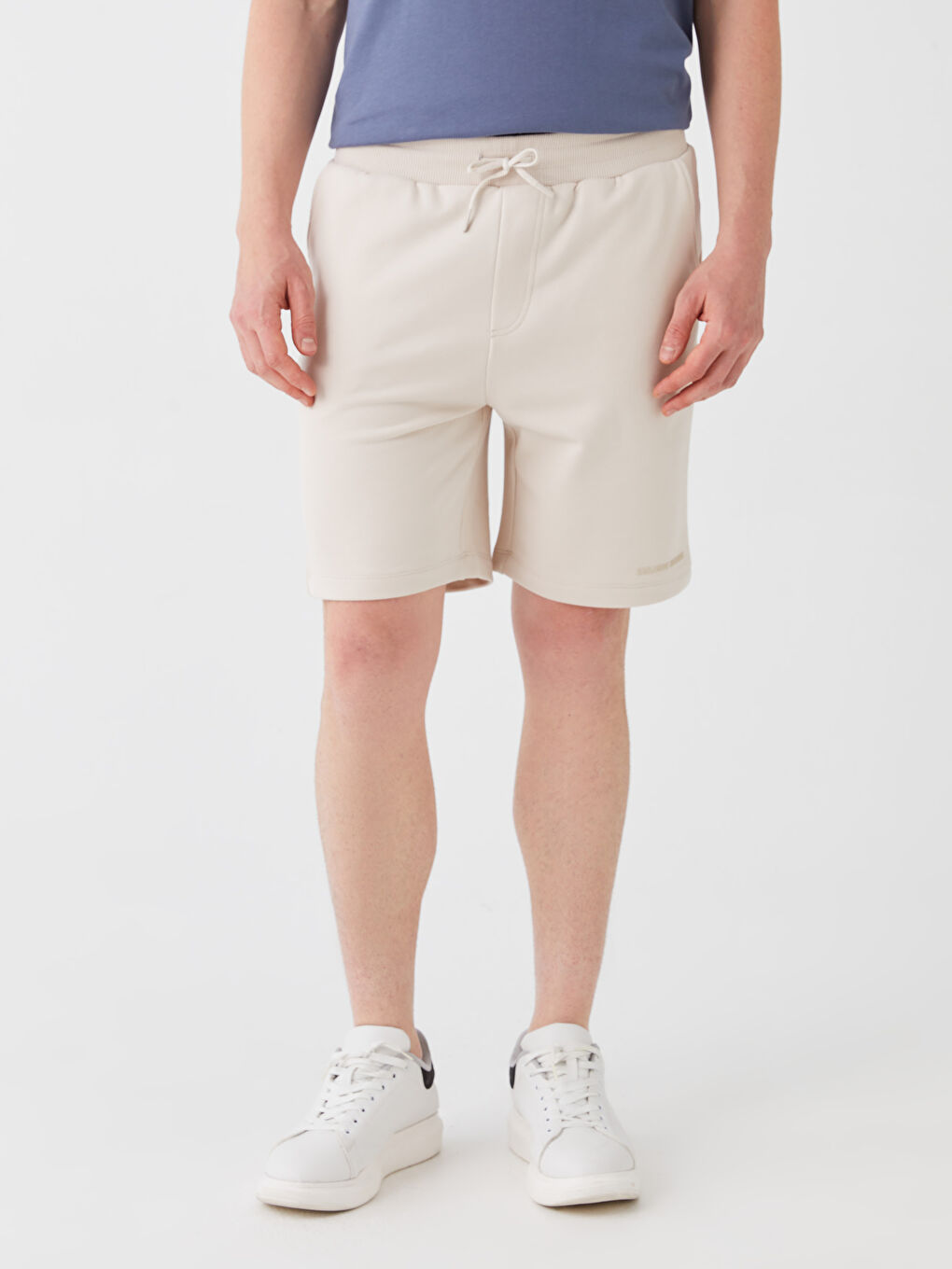 Bej Standart Kalıp Beli Bağlama Detaylı Erkek Şort-2