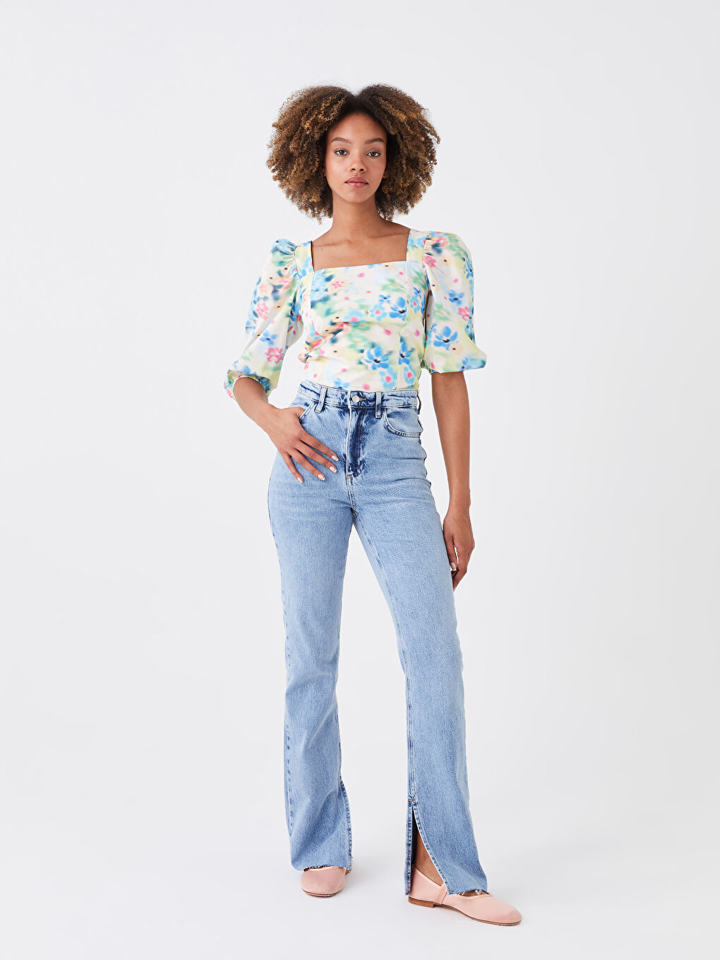 Normal Rise Straight Fit Women Jeans