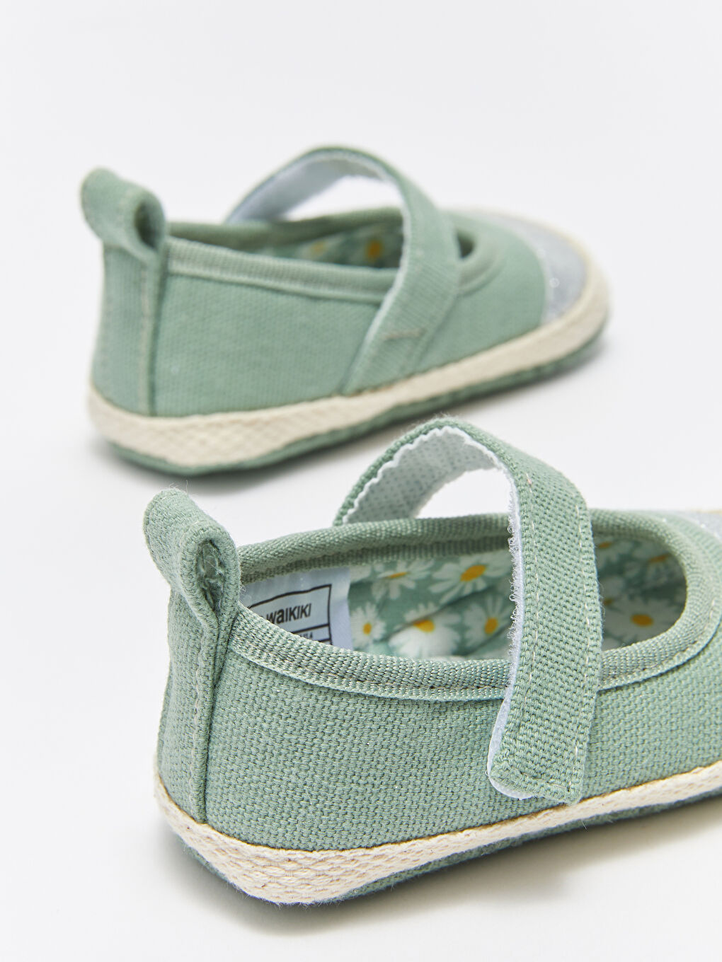 LCW STEPS Velcro Closure Baby Girl Pre-Toddler Shoes -S3HD46Z1-V3N
