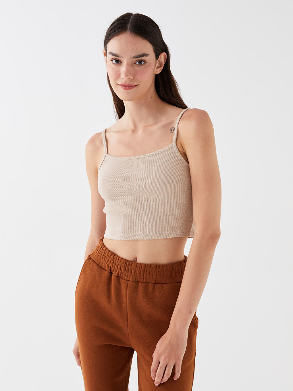 Haut Court Uni à Fines Bretelles pour Femmes avec Encolure en U