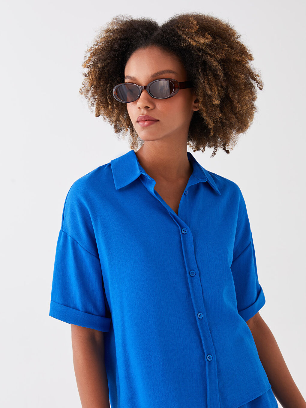 Mavi Düz Kısa Kollu Kadın Gömlek-2