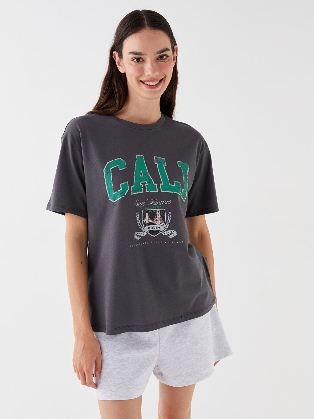 Antrasit Bisiklet Yaka Baskılı Kısa Kollu Kadın Tişört-2