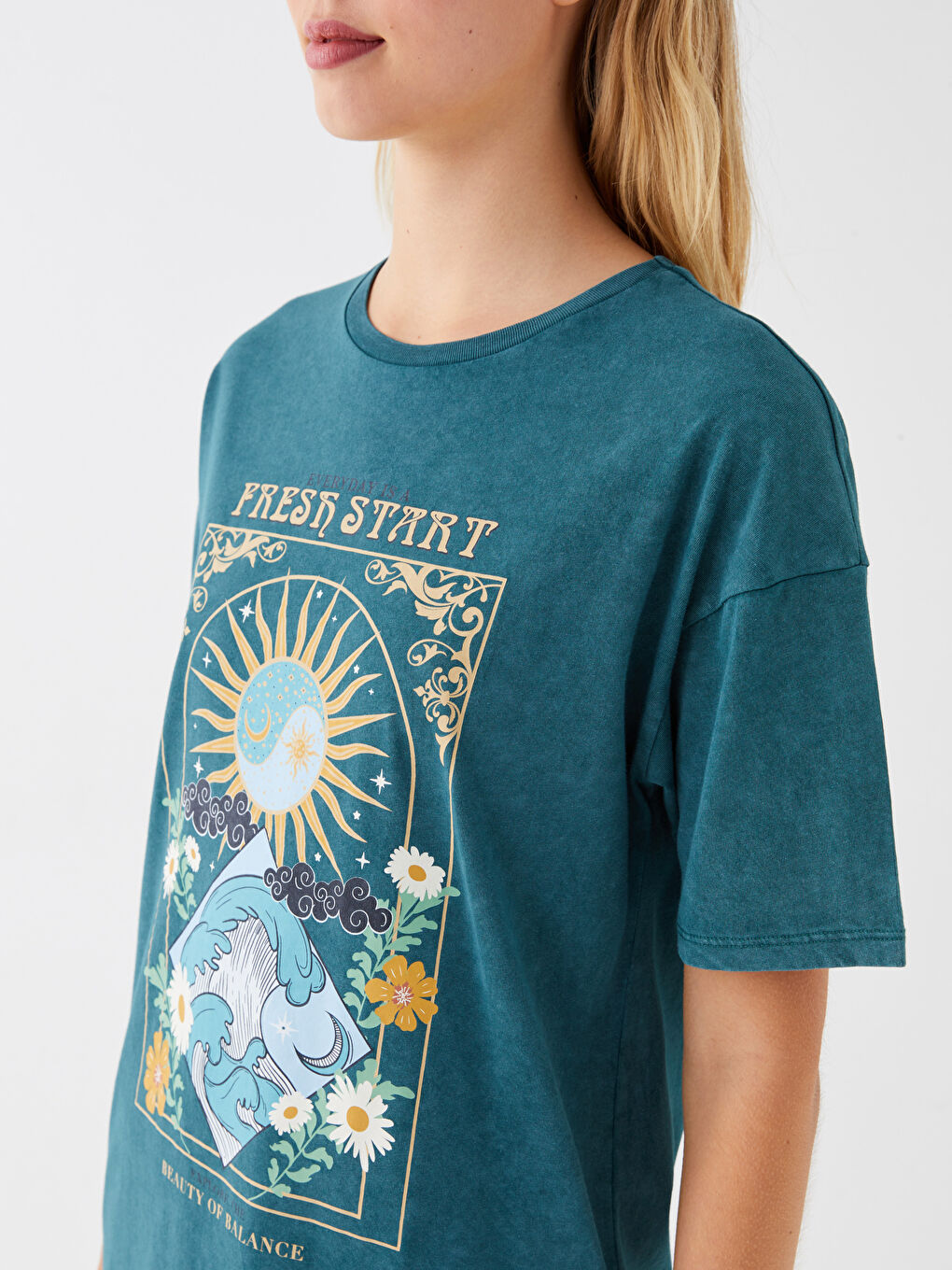 Petrol Bisiklet Yaka Baskılı Kısa Kollu Kadın Tişört-3