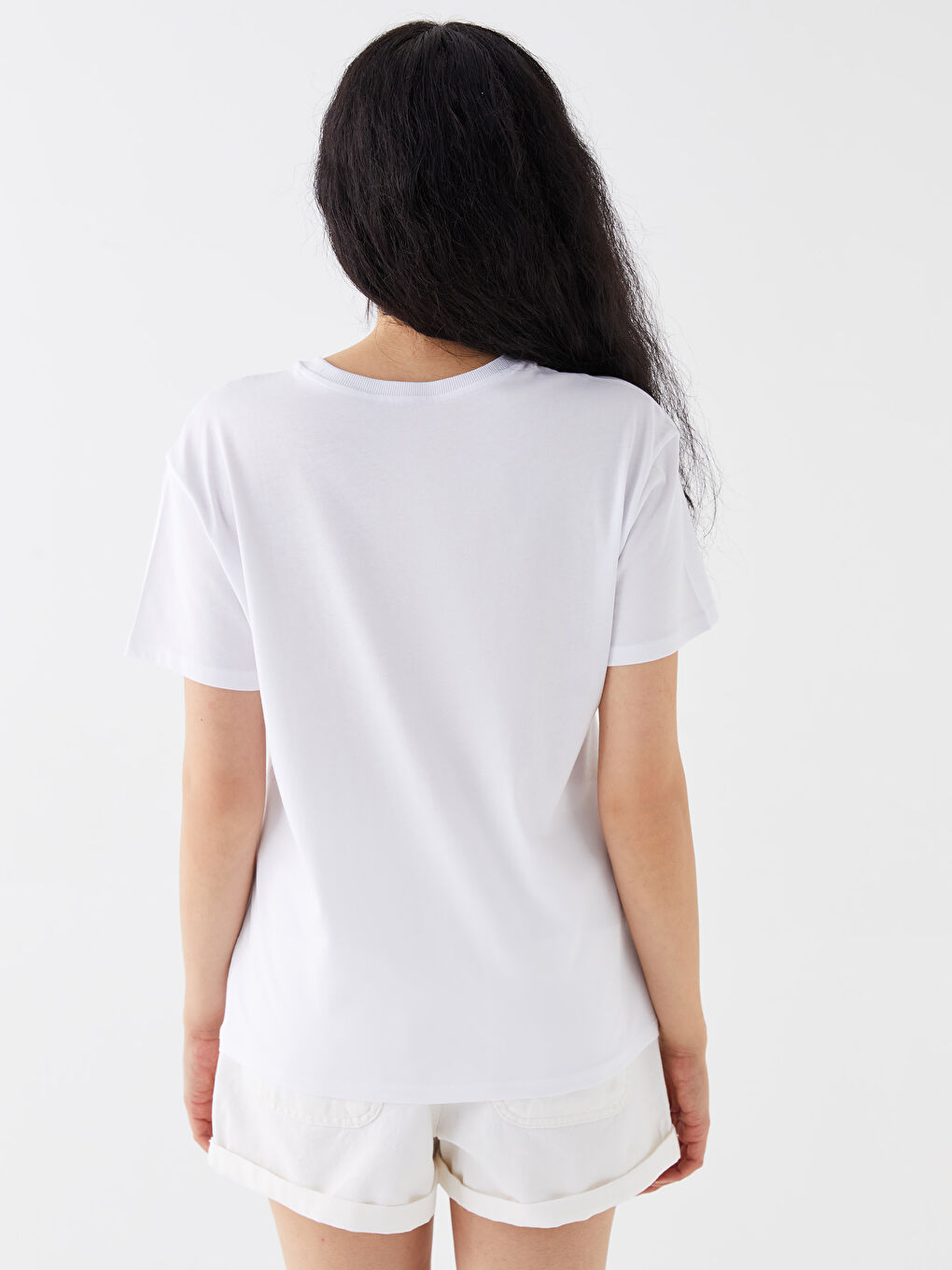 Beyaz Bisiklet Yaka Baskılı Kısa Kollu Kadın Tişört-4