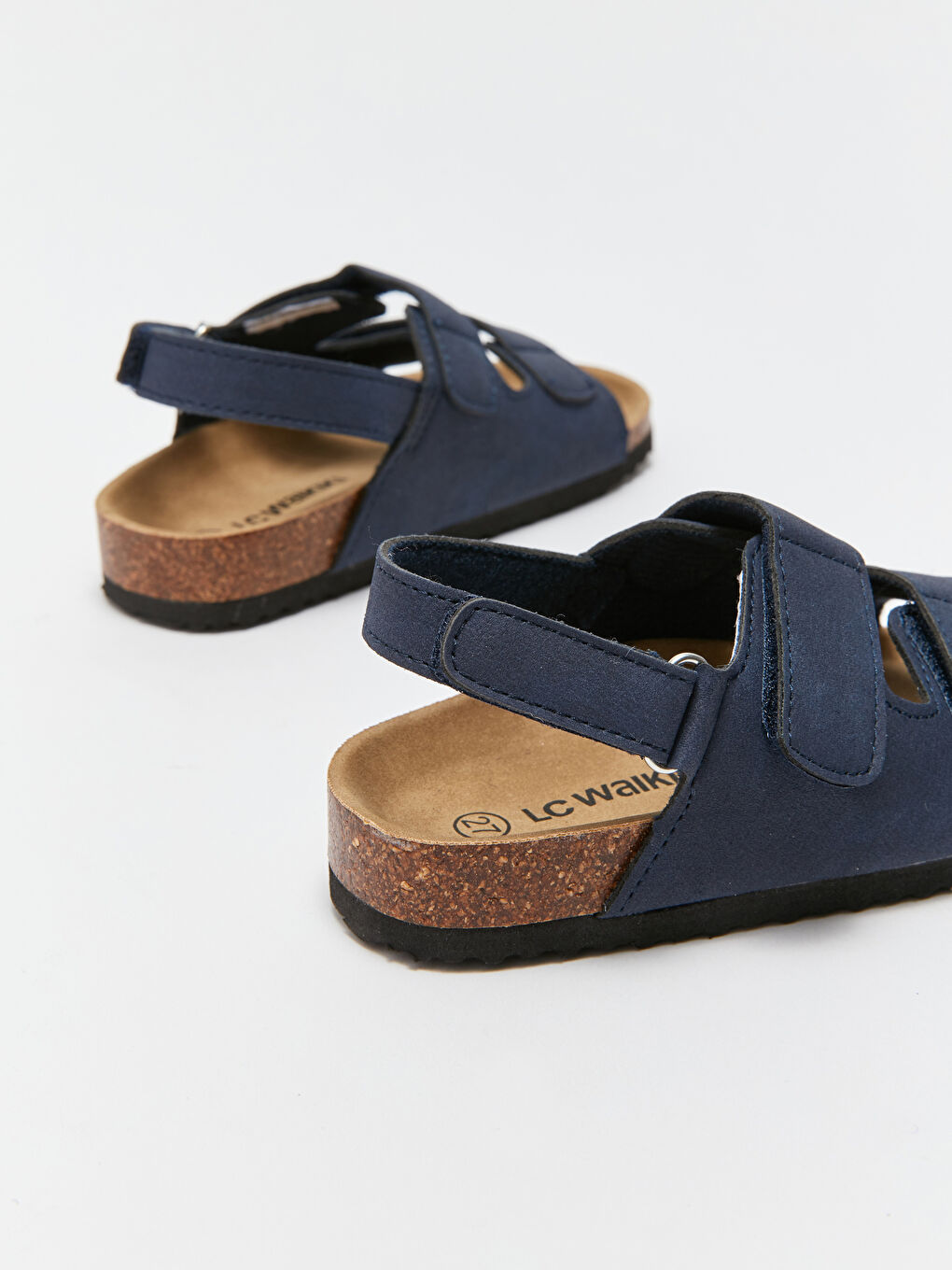 LCW STEPS Sandales Bébé Garçon en Suédine avec Fermeture Crochet et Boucle -S3HE37Z1-V52