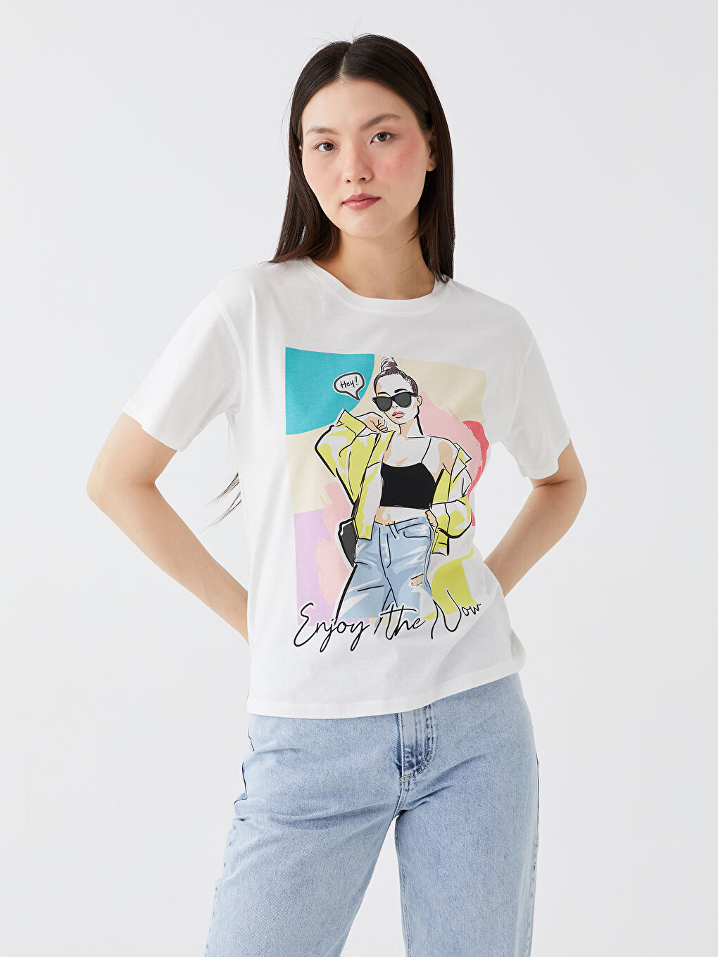 Ekru Bisiklet Yaka Baskılı Kısa Kollu Kadın Tişört