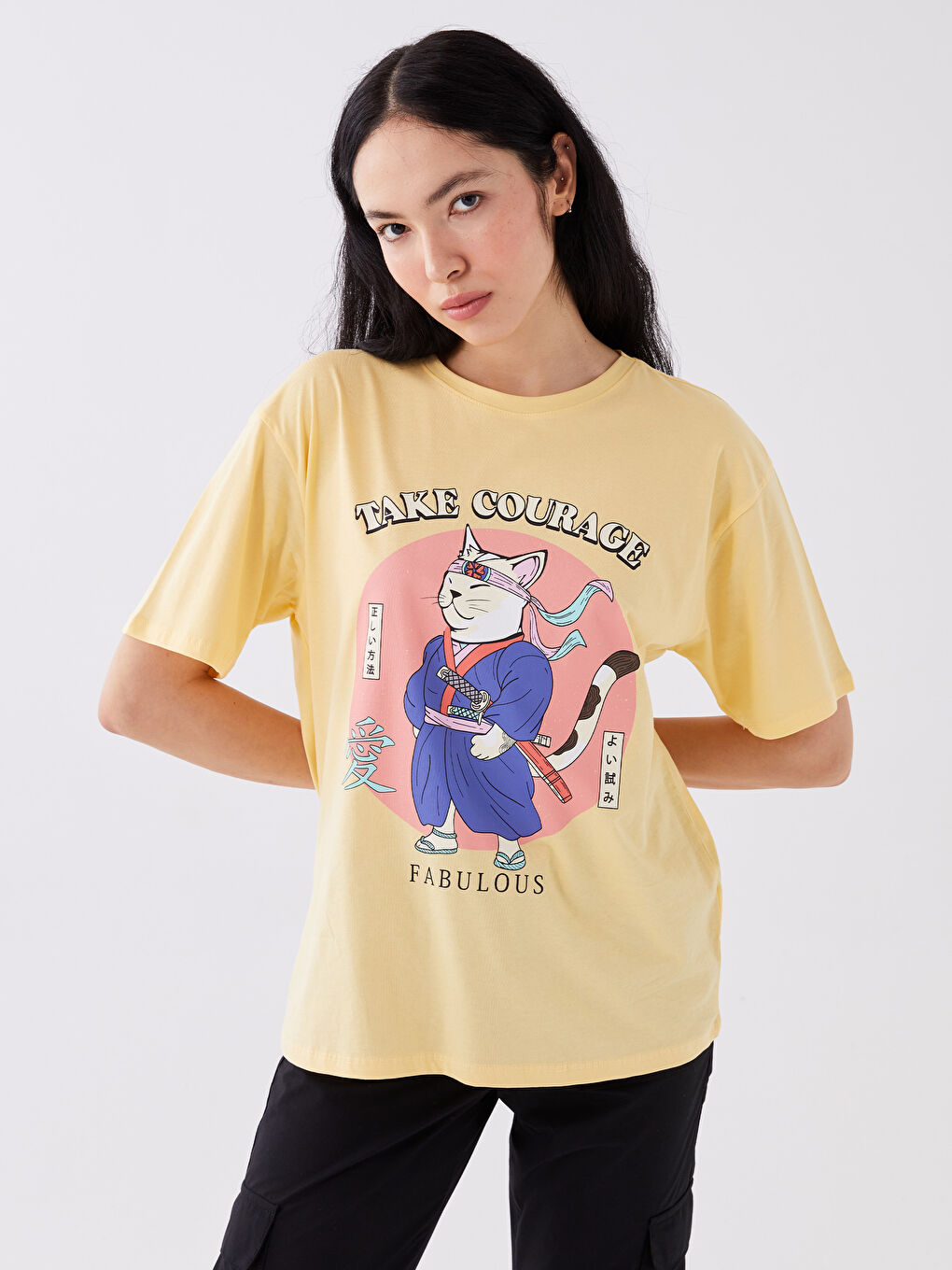 Sarı Bisiklet Yaka Desenli Kısa Kollu Oversize Kadın Tişört-1