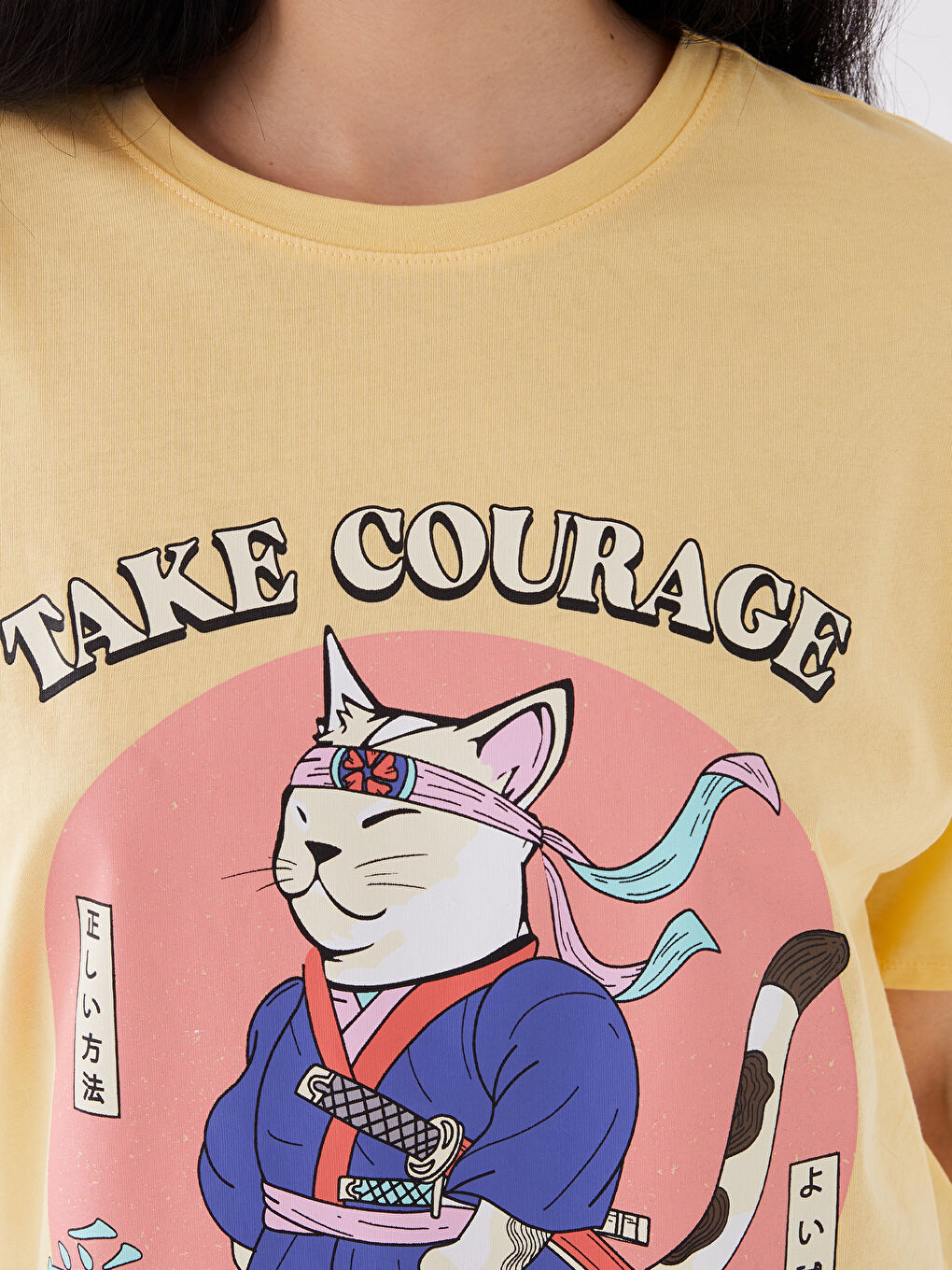 Sarı Bisiklet Yaka Desenli Kısa Kollu Oversize Kadın Tişört-3