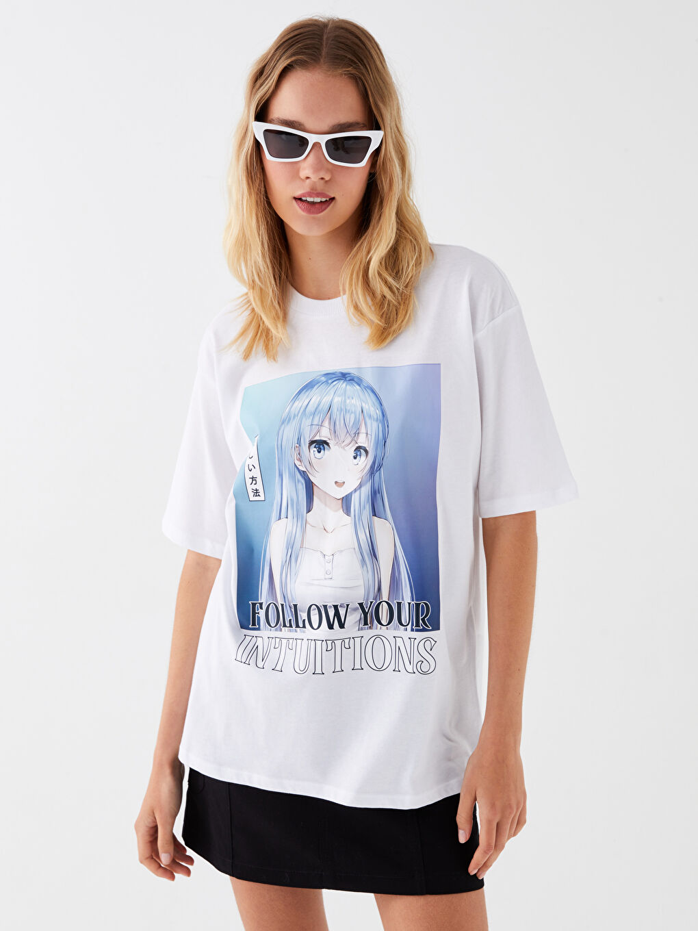 Beyaz Bisiklet Yaka Baskılı Kısa Kollu Oversize Kadın Tişört