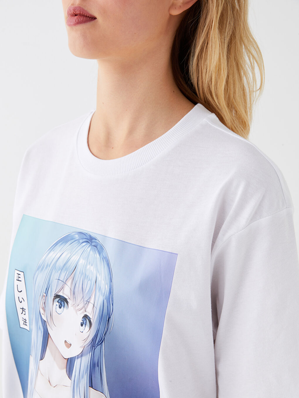 Beyaz Bisiklet Yaka Baskılı Kısa Kollu Oversize Kadın Tişört-3