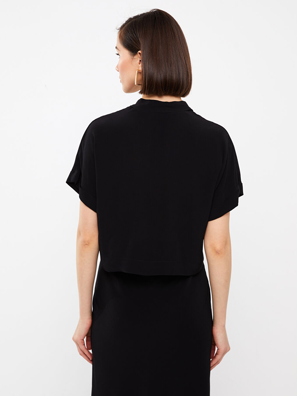 Siyah V Yaka Düz Kısa Kollu Crop Kadın Bluz-4