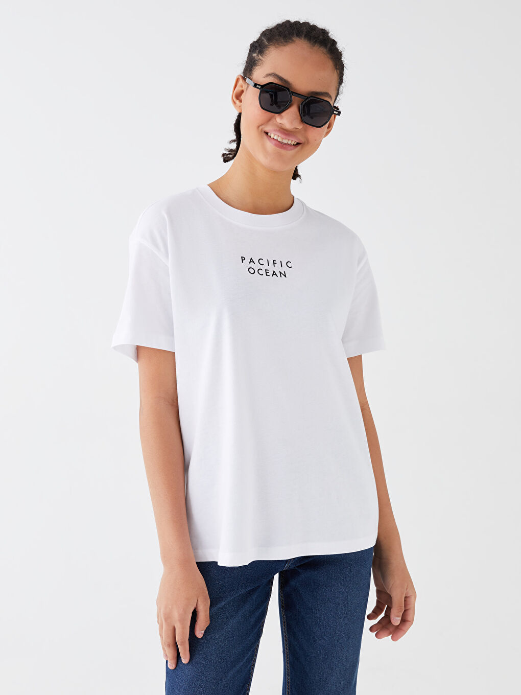 Beyaz Bisiklet Yaka Baskılı Kısa Kollu Kadın Tişört-1