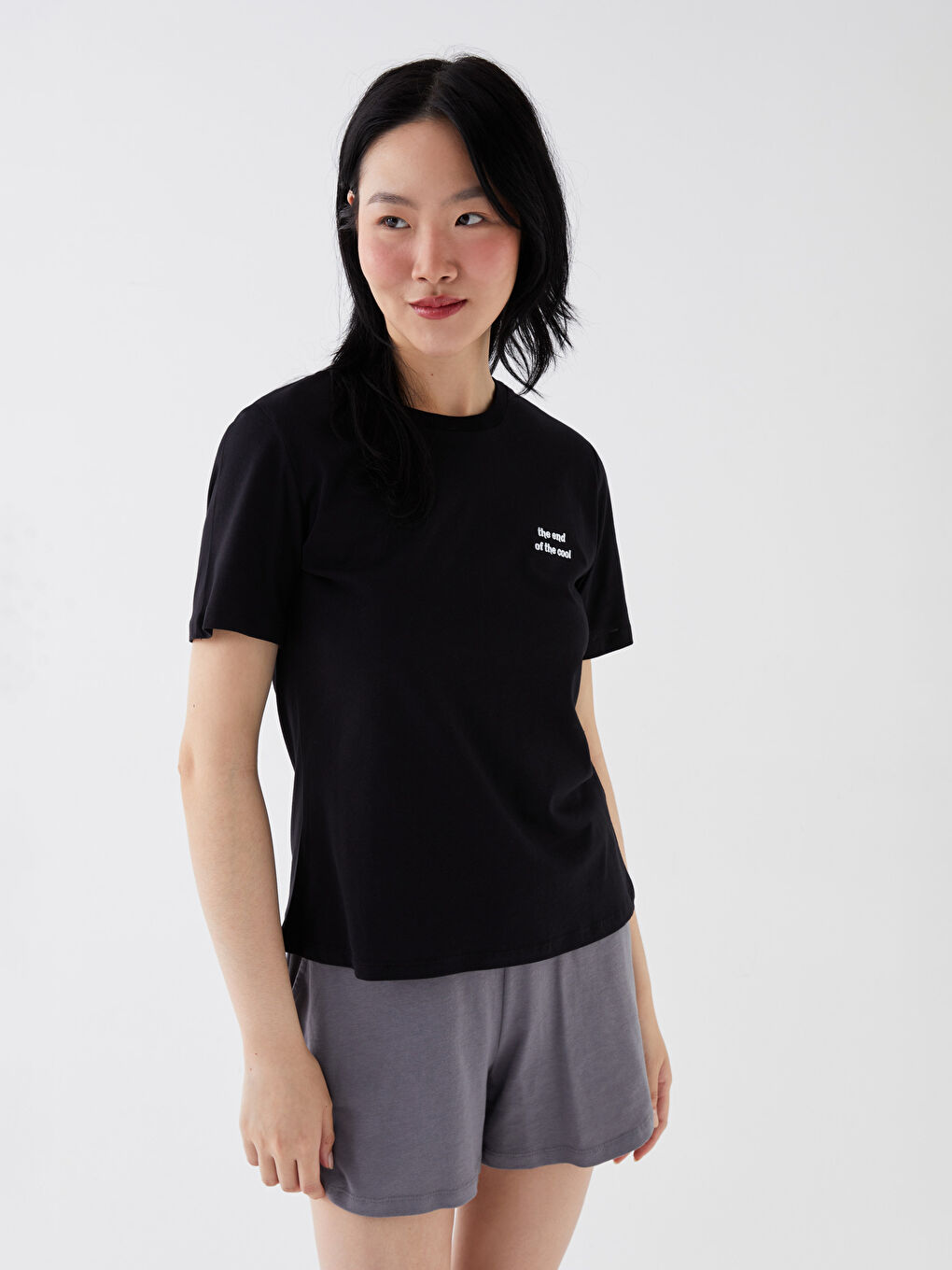 Siyah Bisiklet Yaka Baskılı Kısa Kollu Kadın Tişört