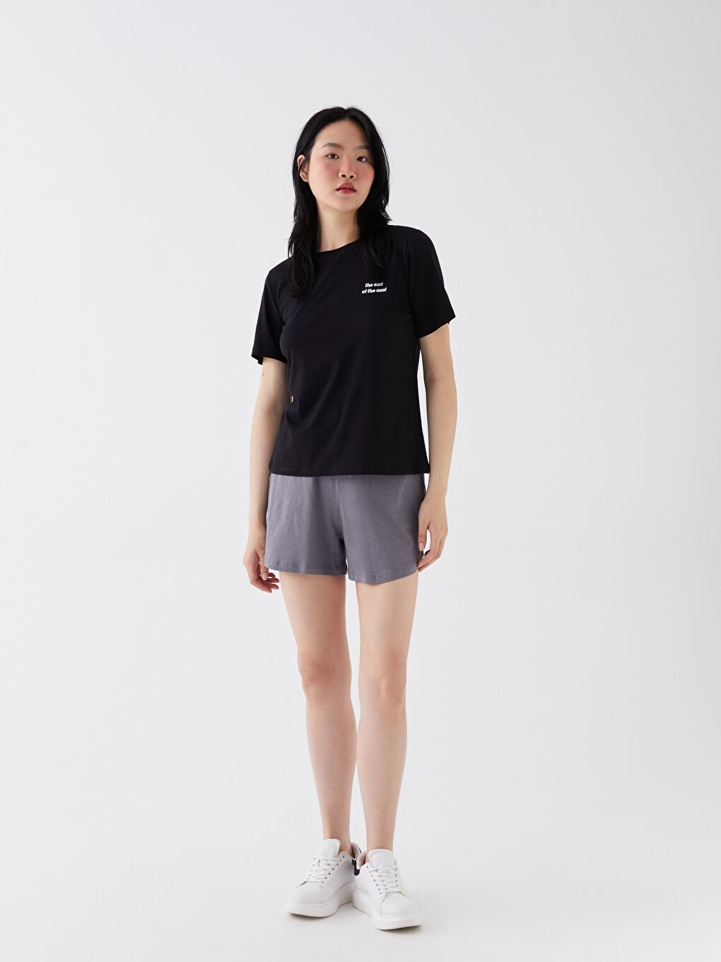 Siyah Bisiklet Yaka Baskılı Kısa Kollu Kadın Tişört-2