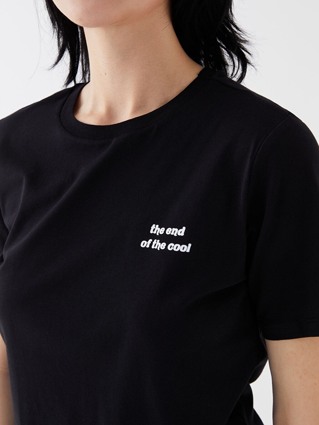 Siyah Bisiklet Yaka Baskılı Kısa Kollu Kadın Tişört-3