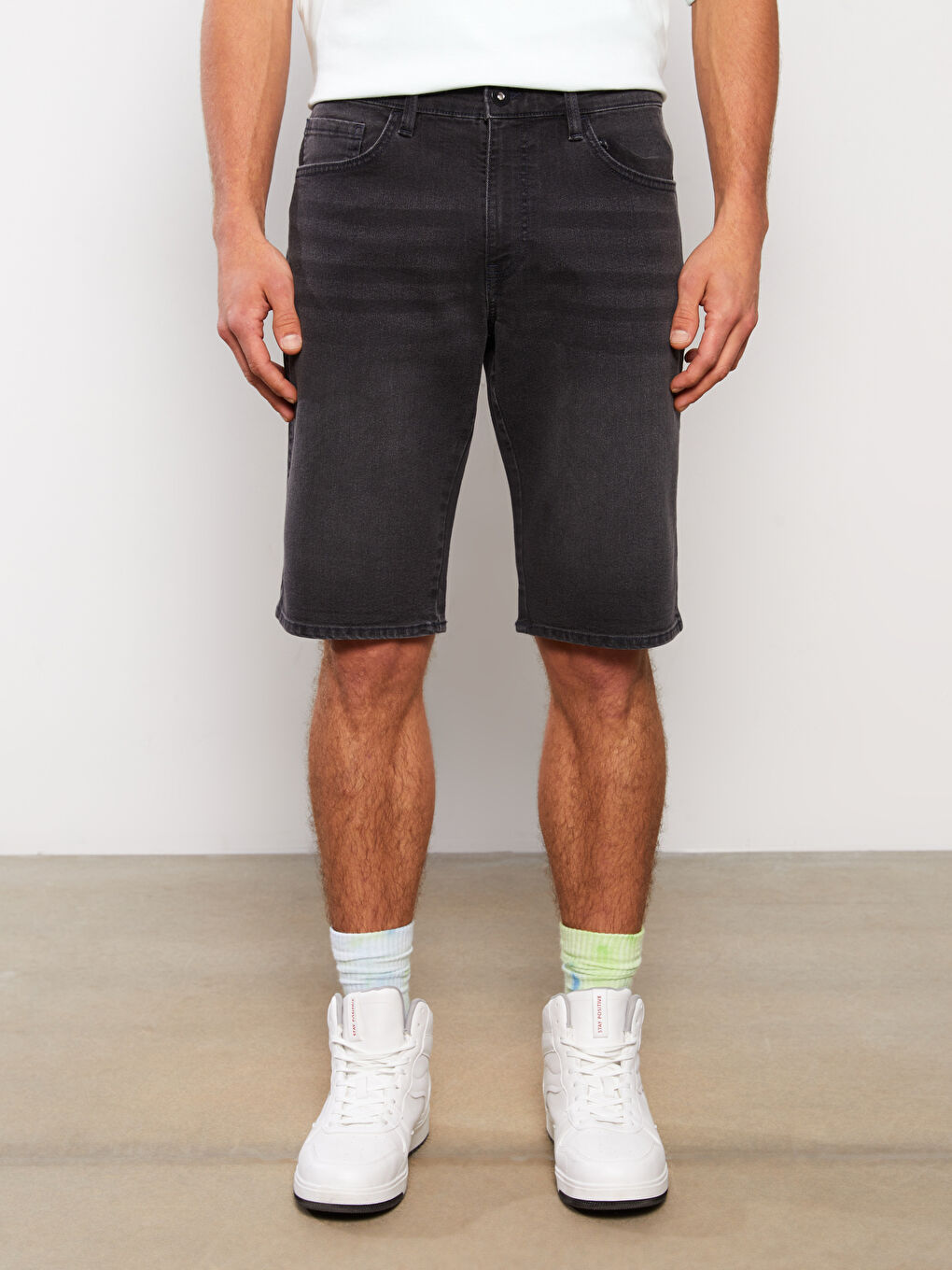LCW Jeans شورت جينز رجالي بقصة عادية -S3HE95Z8-GRD