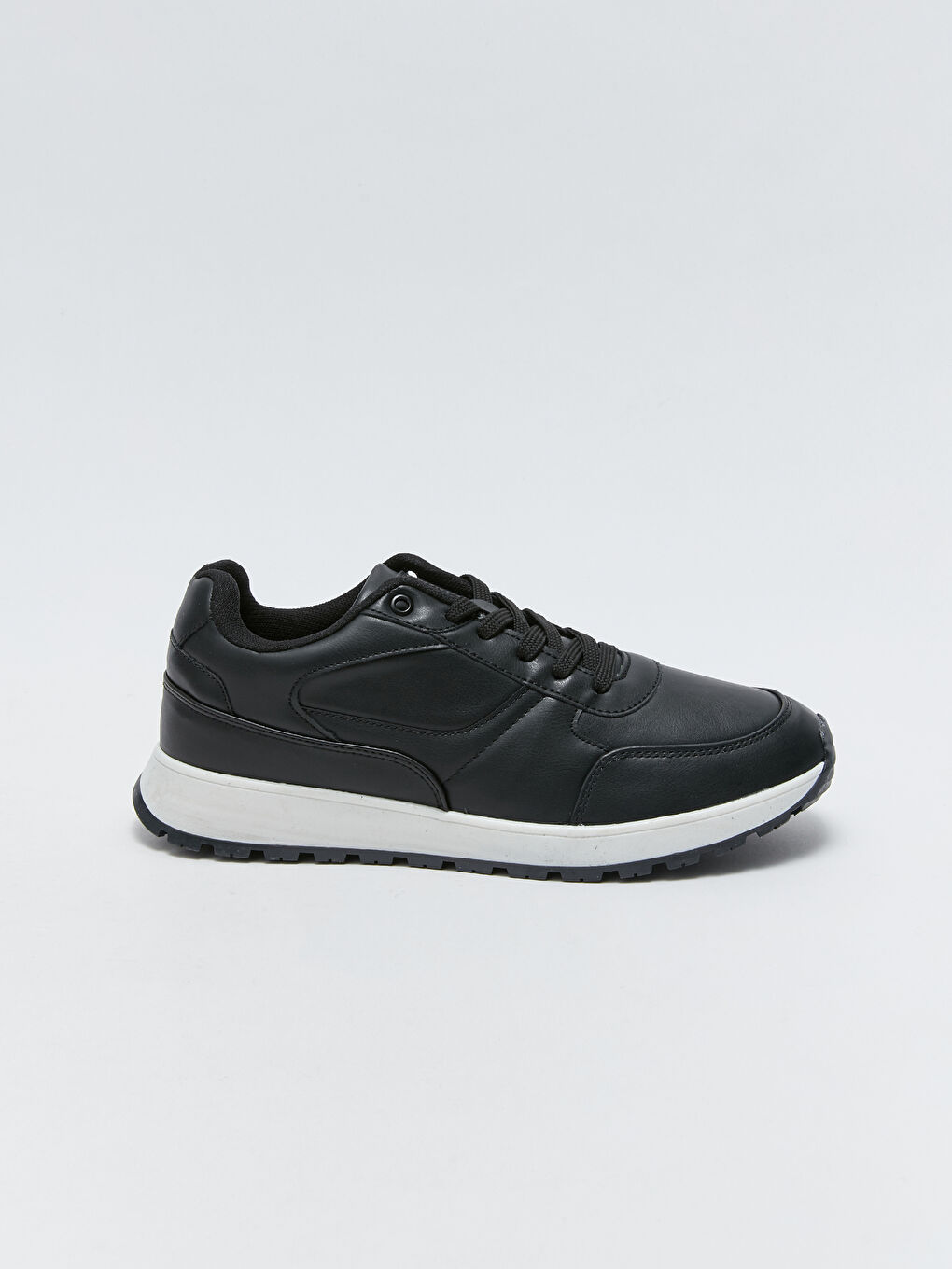 أحذية رياضية للرجال بأربطة من الجلد الصناعي