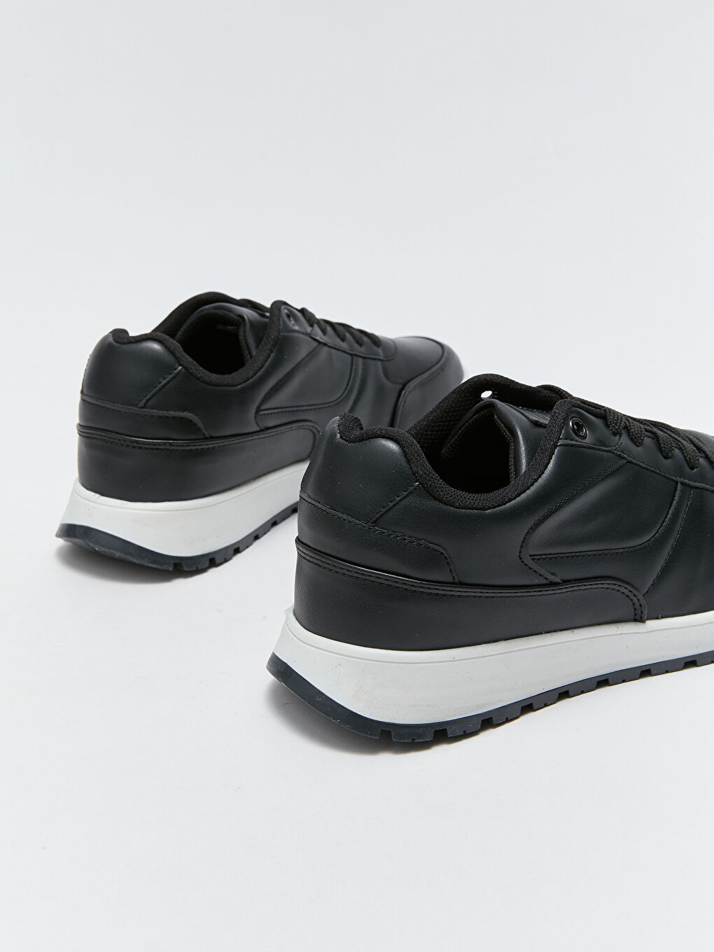 أحذية رياضية للرجال بأربطة من الجلد الصناعي-2