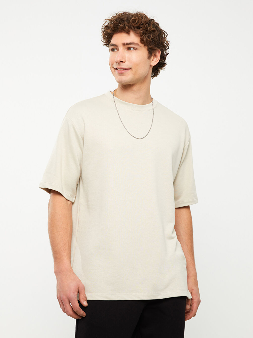 سويت شيرت كم قصير بياقة دائرية للرجال