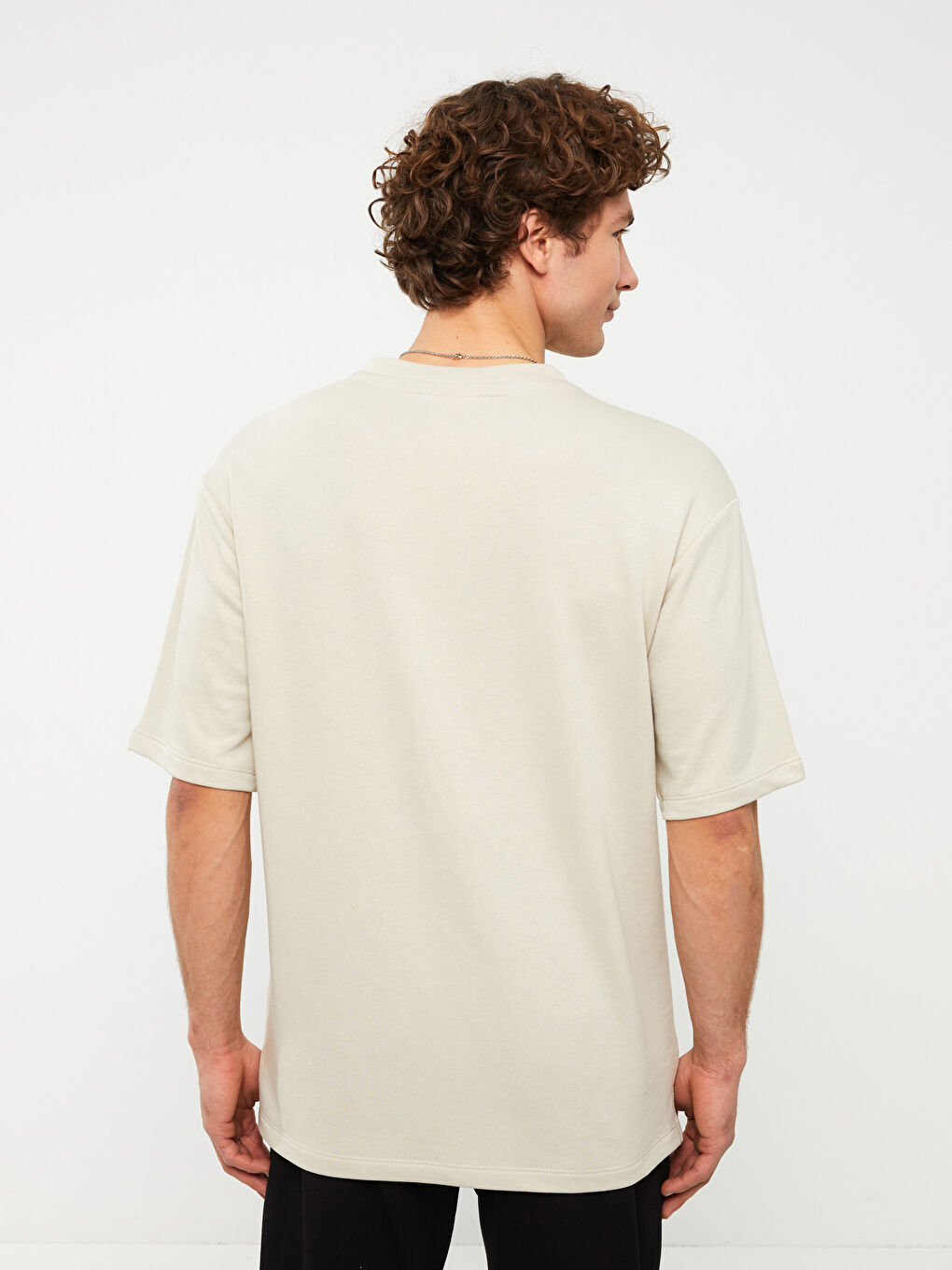 سويت شيرت كم قصير بياقة دائرية للرجال-4