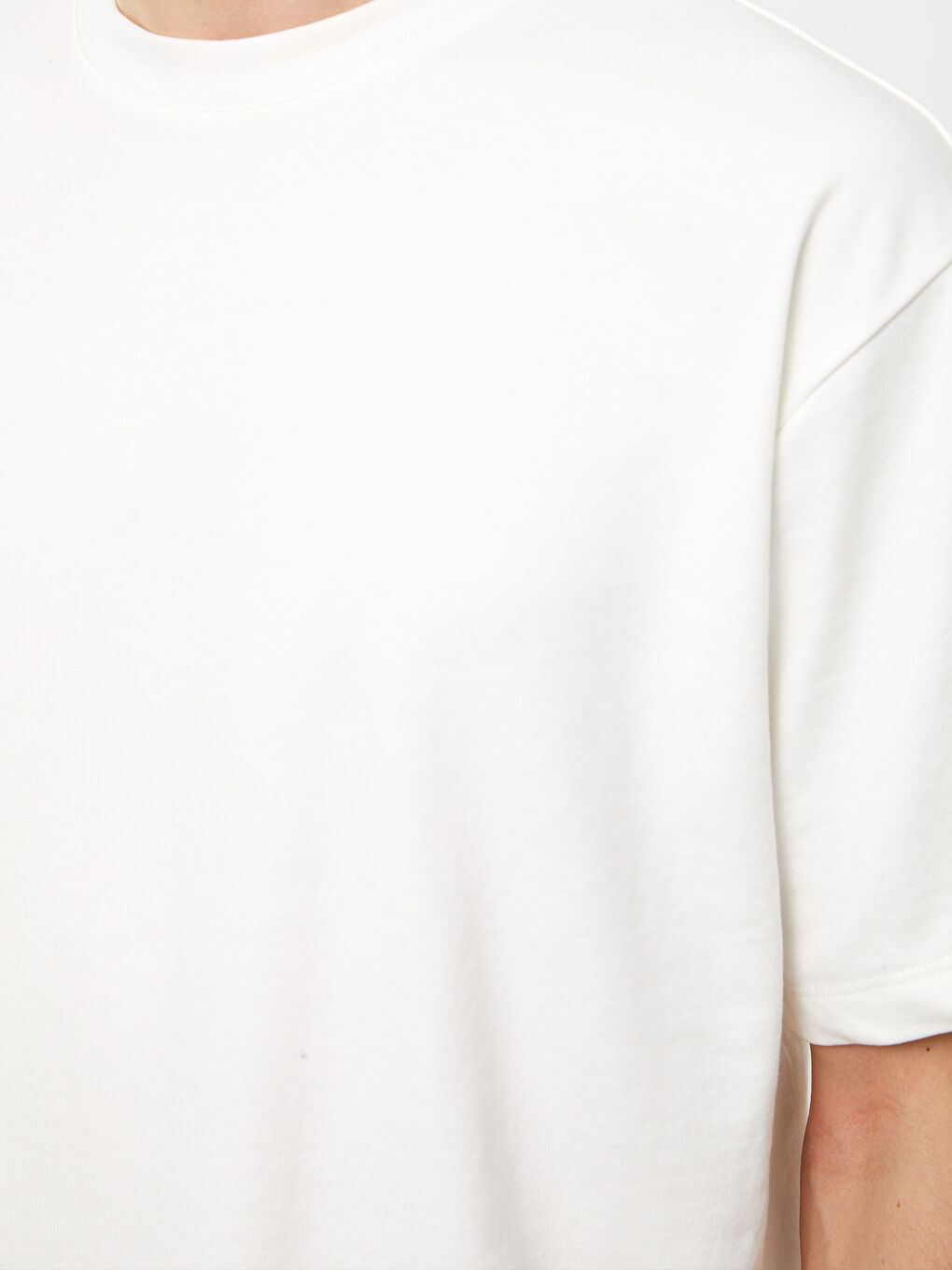 سويت شيرت كم قصير بياقة دائرية للرجال-3