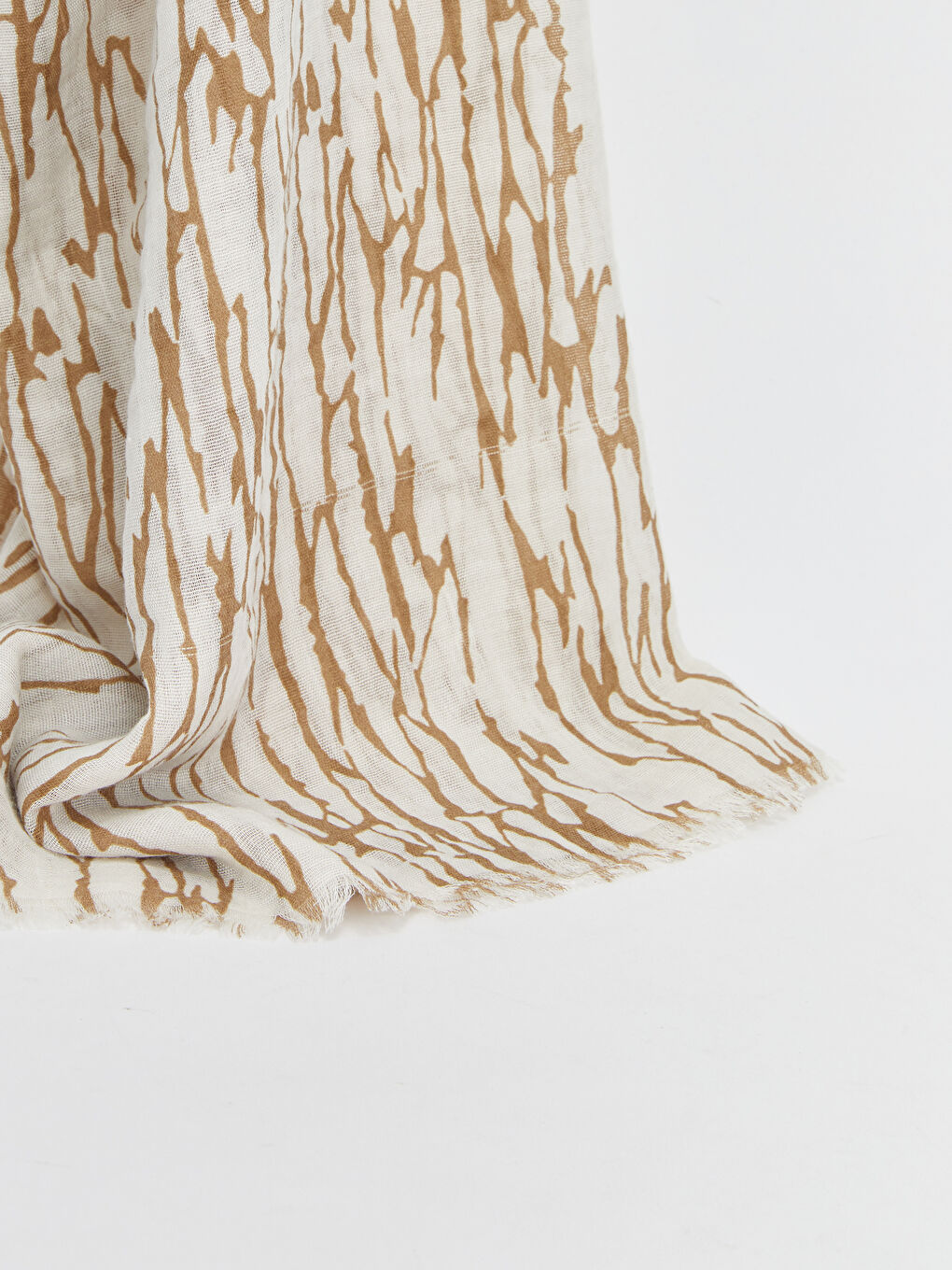 Bej Desenli Kadın Bürümcüklü Şal-1