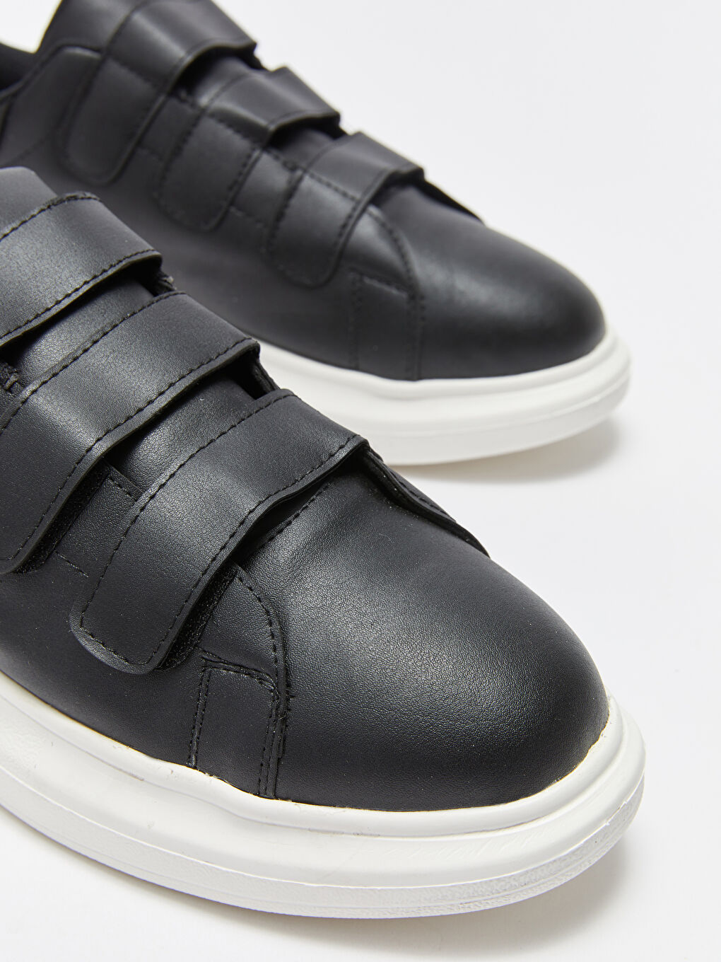 Siyah Deri Görünümlü Cırt Cırtlı Erkek Spor Ayakkabı-2