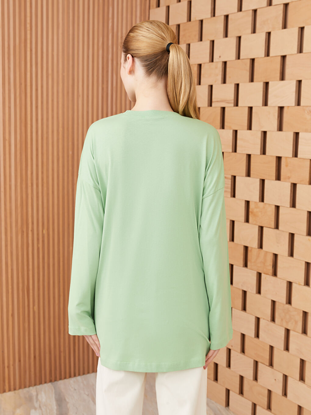 تونيك سويتشيرت نسائي بطباعة بياقة دائرية وكم طويل-4