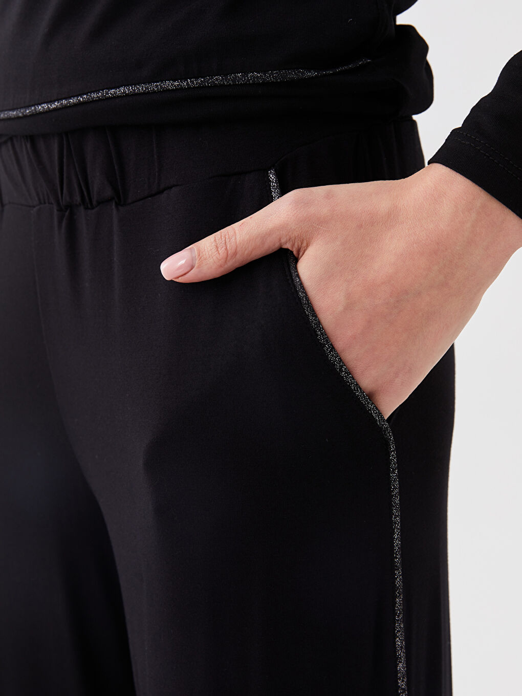 Siyah Kadın Beli Lastikli Düz Eşofman Altı-2