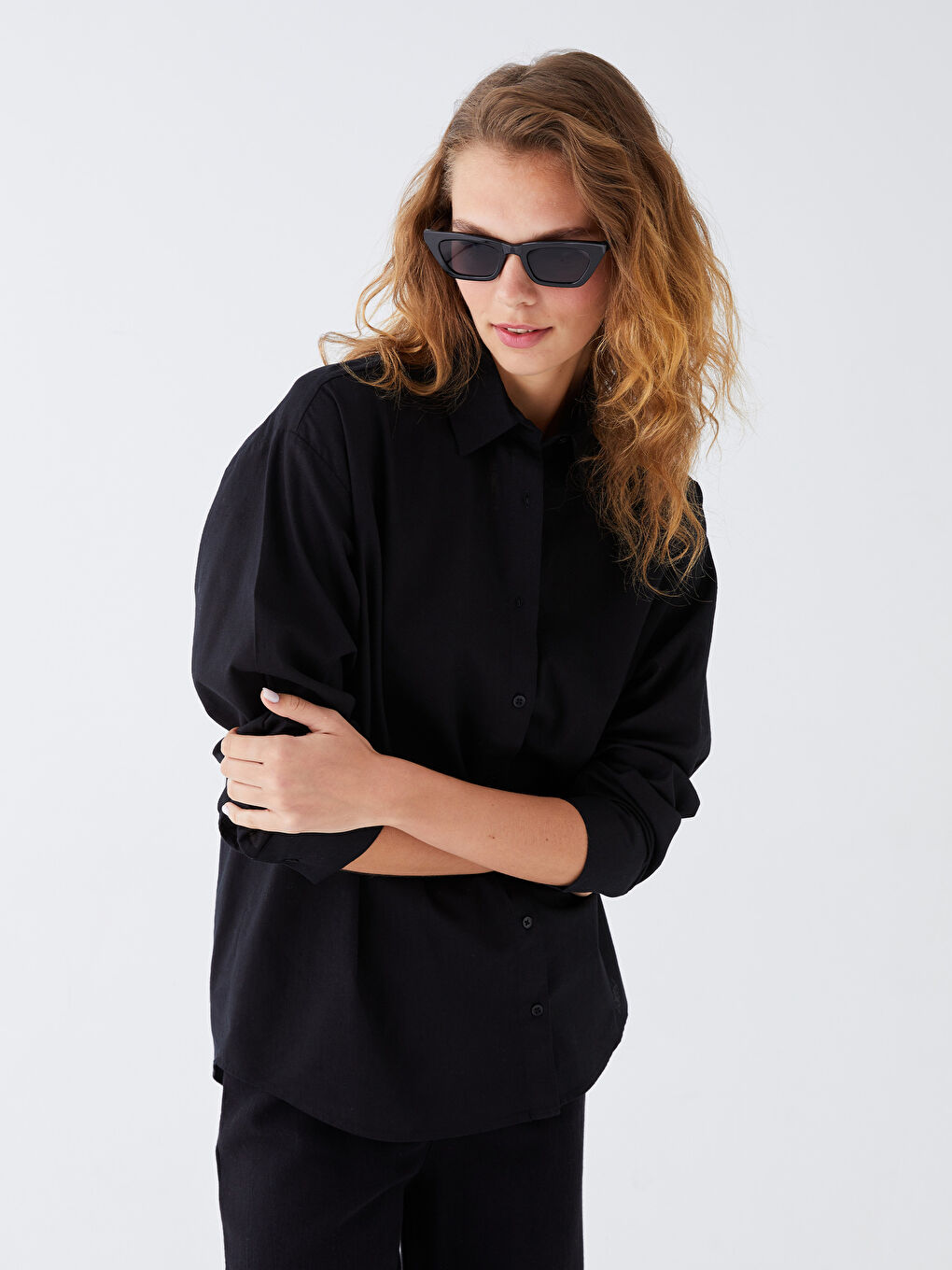 Siyah Düz Uzun Kollu Keten Karışımlı Kadın Gömlek-1