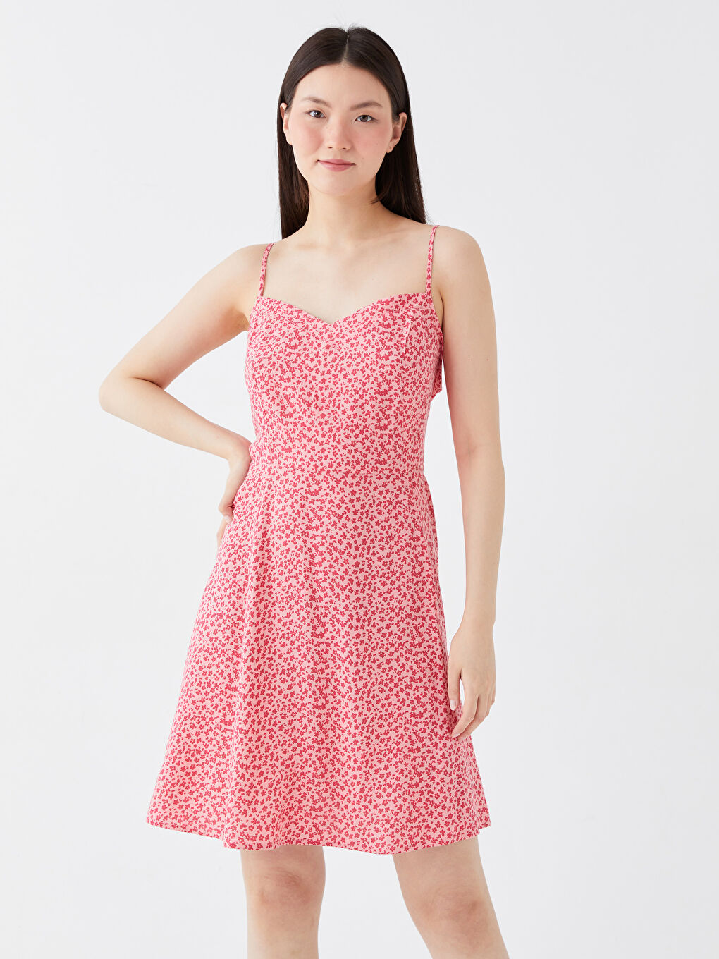 فستان للسيدات بِحَمّالات بنقشة مُزهر وياقة على شكل قلب-1