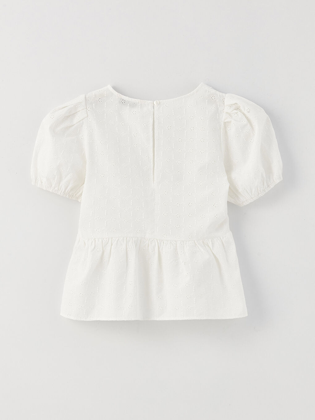 بلوزة نسائية بياقة دائرية منقوشة كم قصير تطريز-5