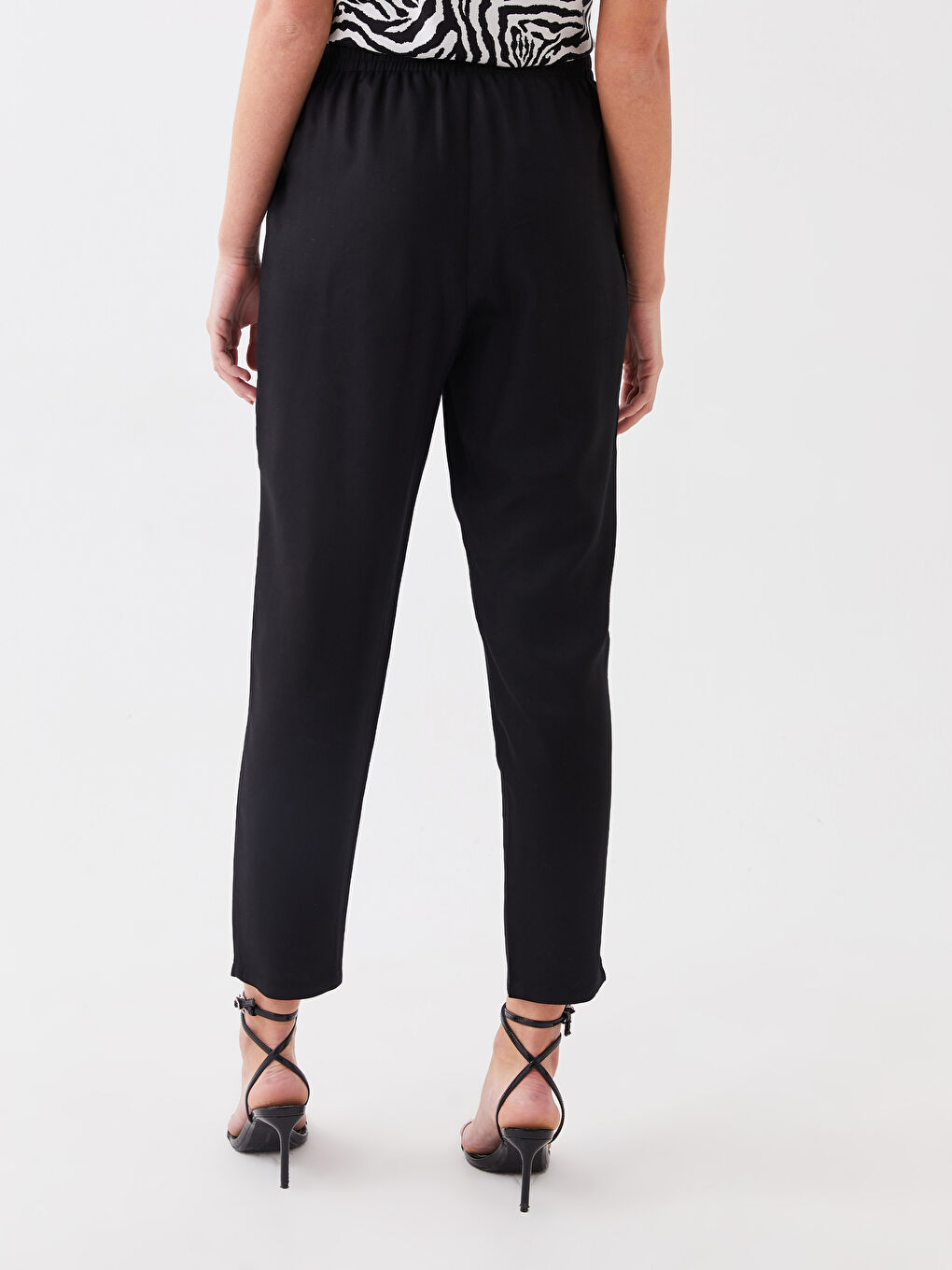 LCWAIKIKI Classic Ženske Pantalone Šargarepa Kroja, Jednobojne -S3HH89Z8-CVL