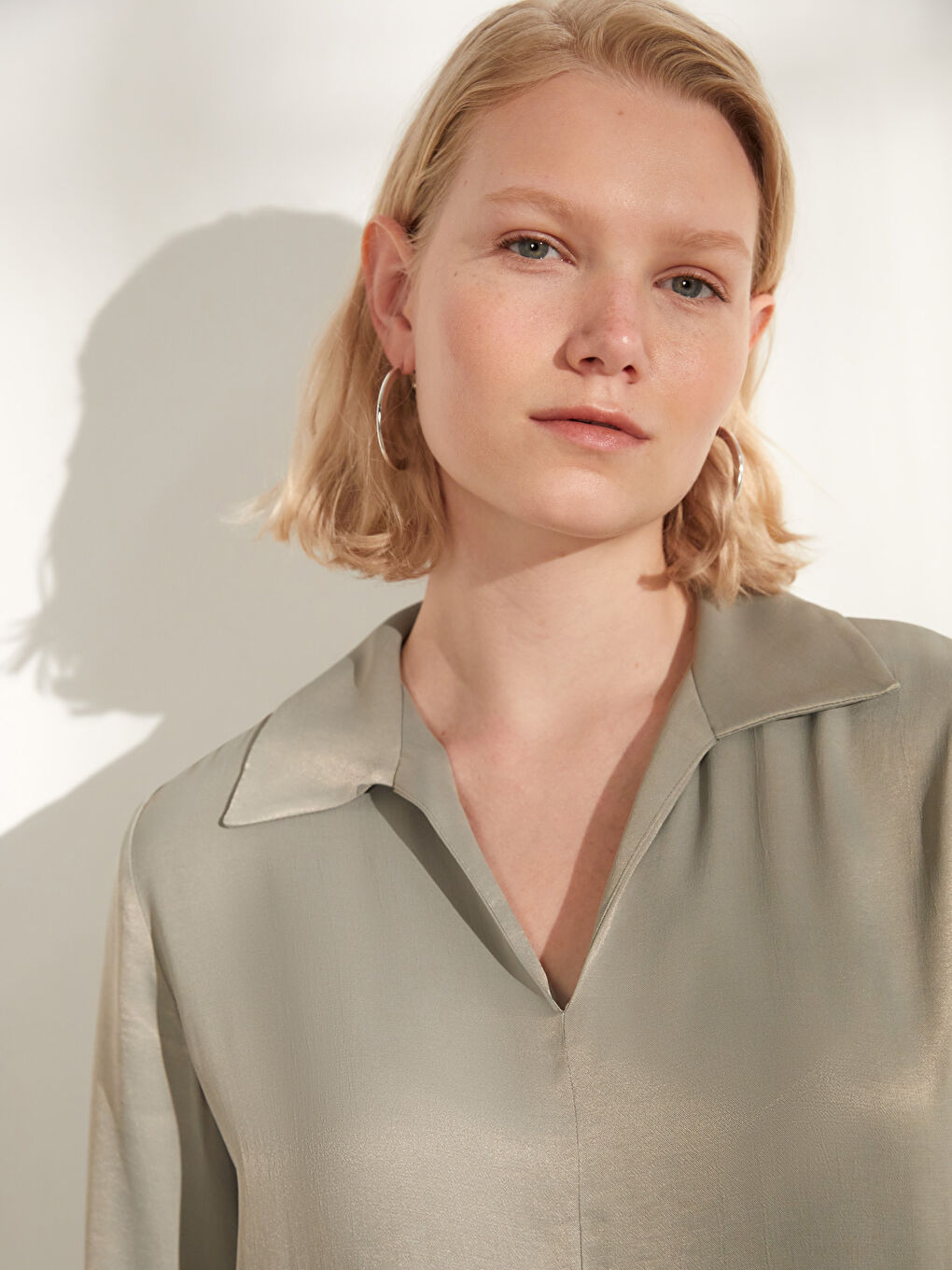 Haki Gömlek Yaka Düz Uzun Kollu Kadın Bluz-1