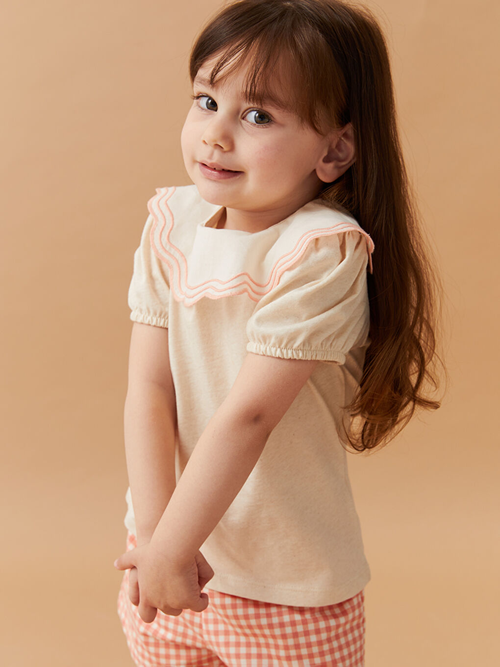 Ekru Bisiklet Yaka Kısa Kollu Kız Bebek Tişört-1