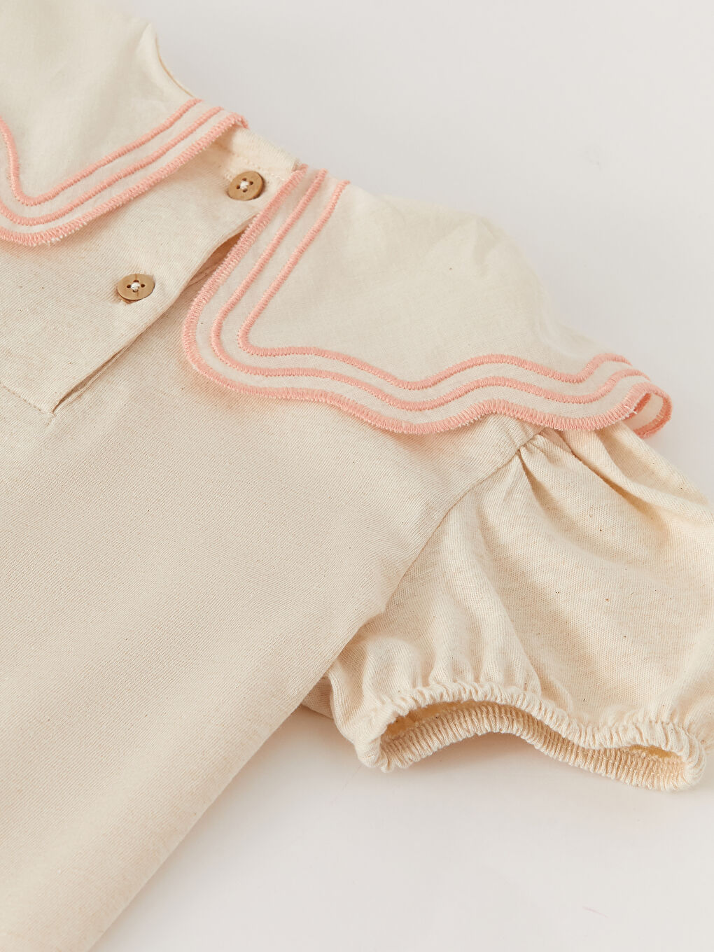 Ekru Bisiklet Yaka Kısa Kollu Kız Bebek Tişört-5