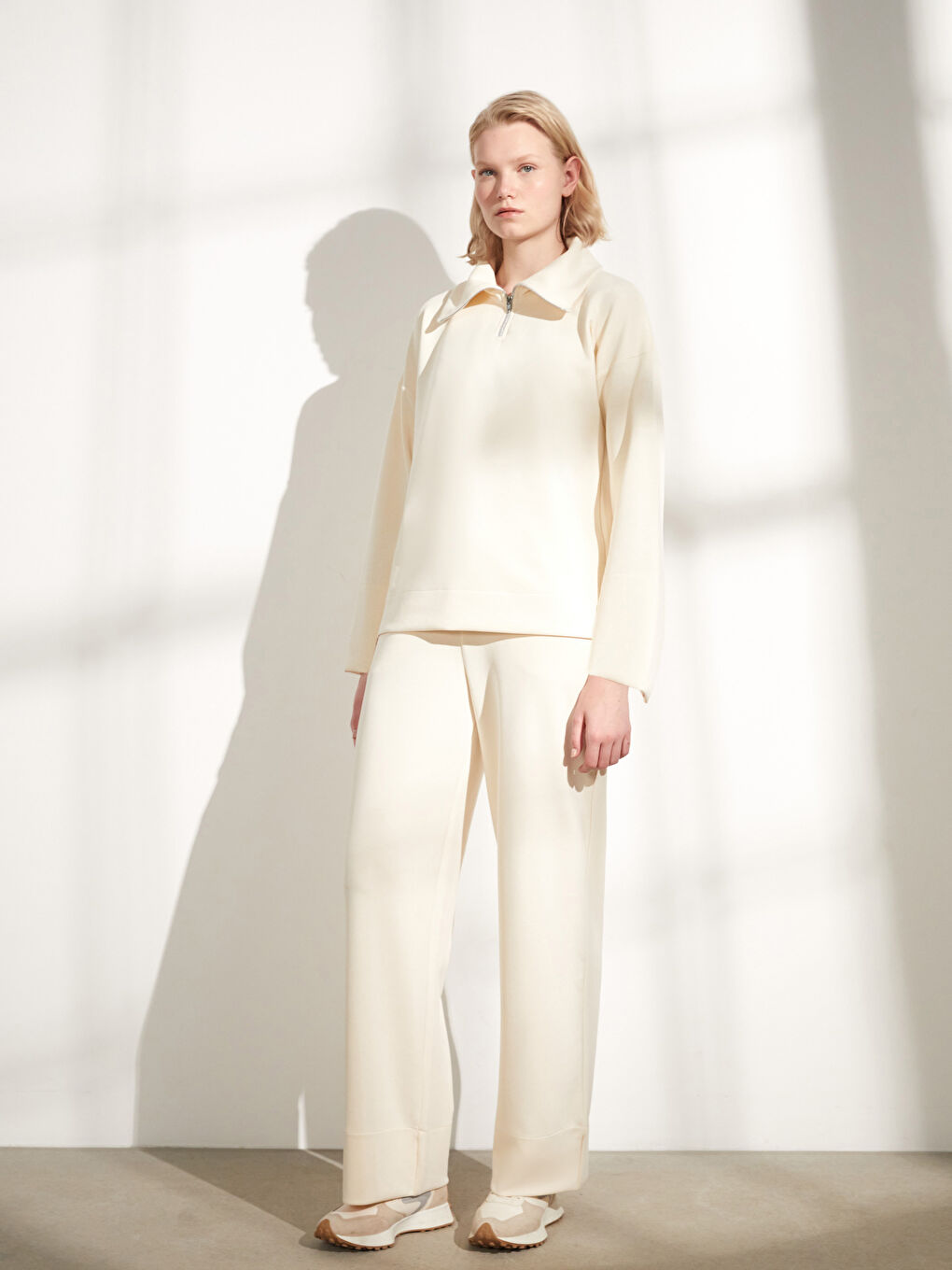 Ekru Beli Lastikli Düz Geniş Paça Kadın Eşofman Altı