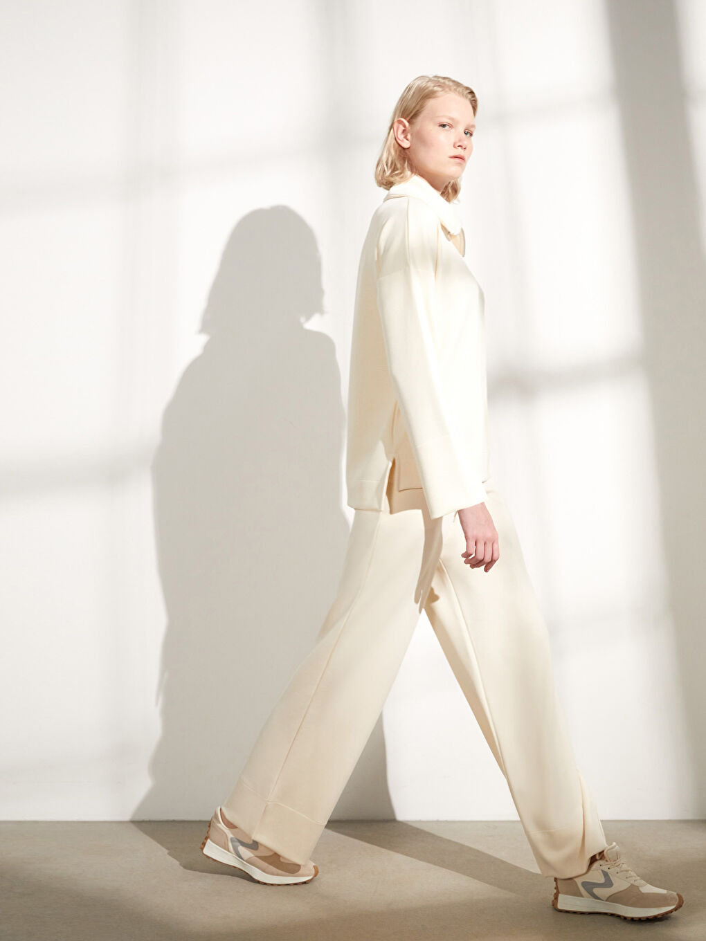 Ekru Beli Lastikli Düz Geniş Paça Kadın Eşofman Altı-1