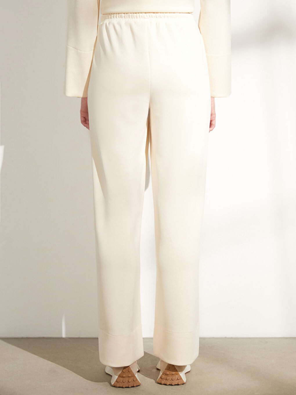 Ekru Beli Lastikli Düz Geniş Paça Kadın Eşofman Altı-4