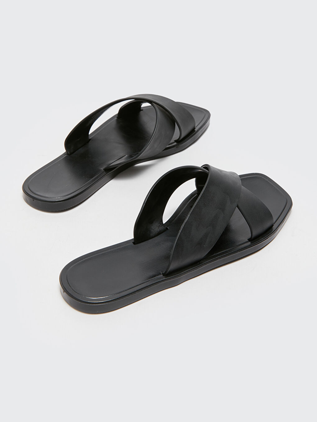 Siyah Çapraz Bantlı Kadın Terlik-4