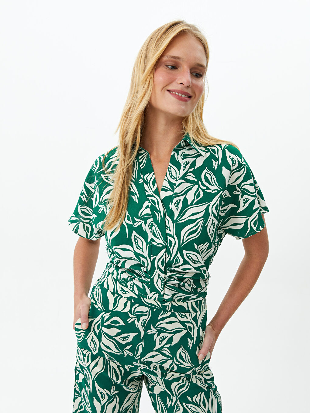 Shirt Collar Patterned Short Sleeve Crop Women's Blouse-1