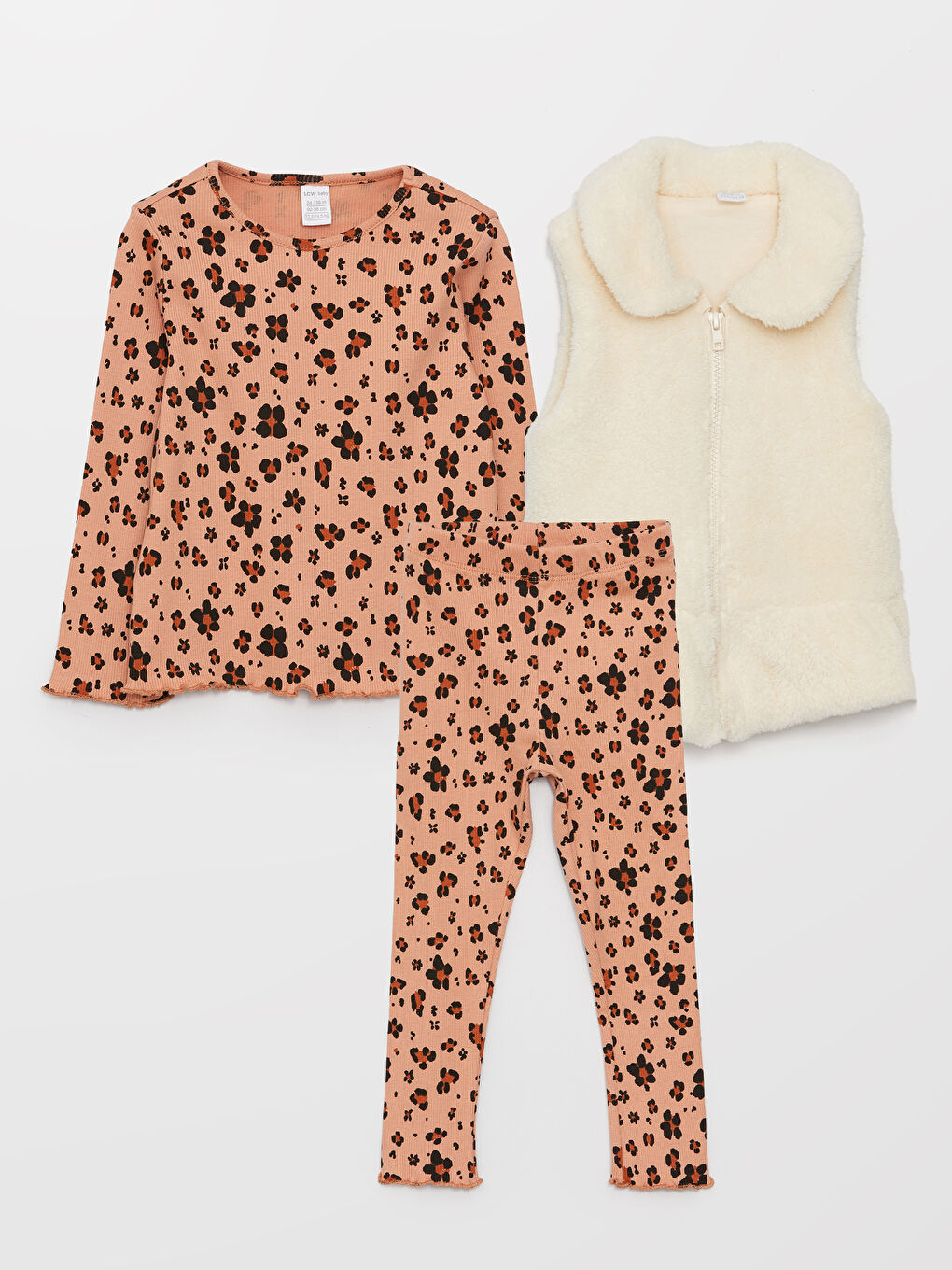 طقم بناتي ٣ قطع بياقة دائرية ومطبوع