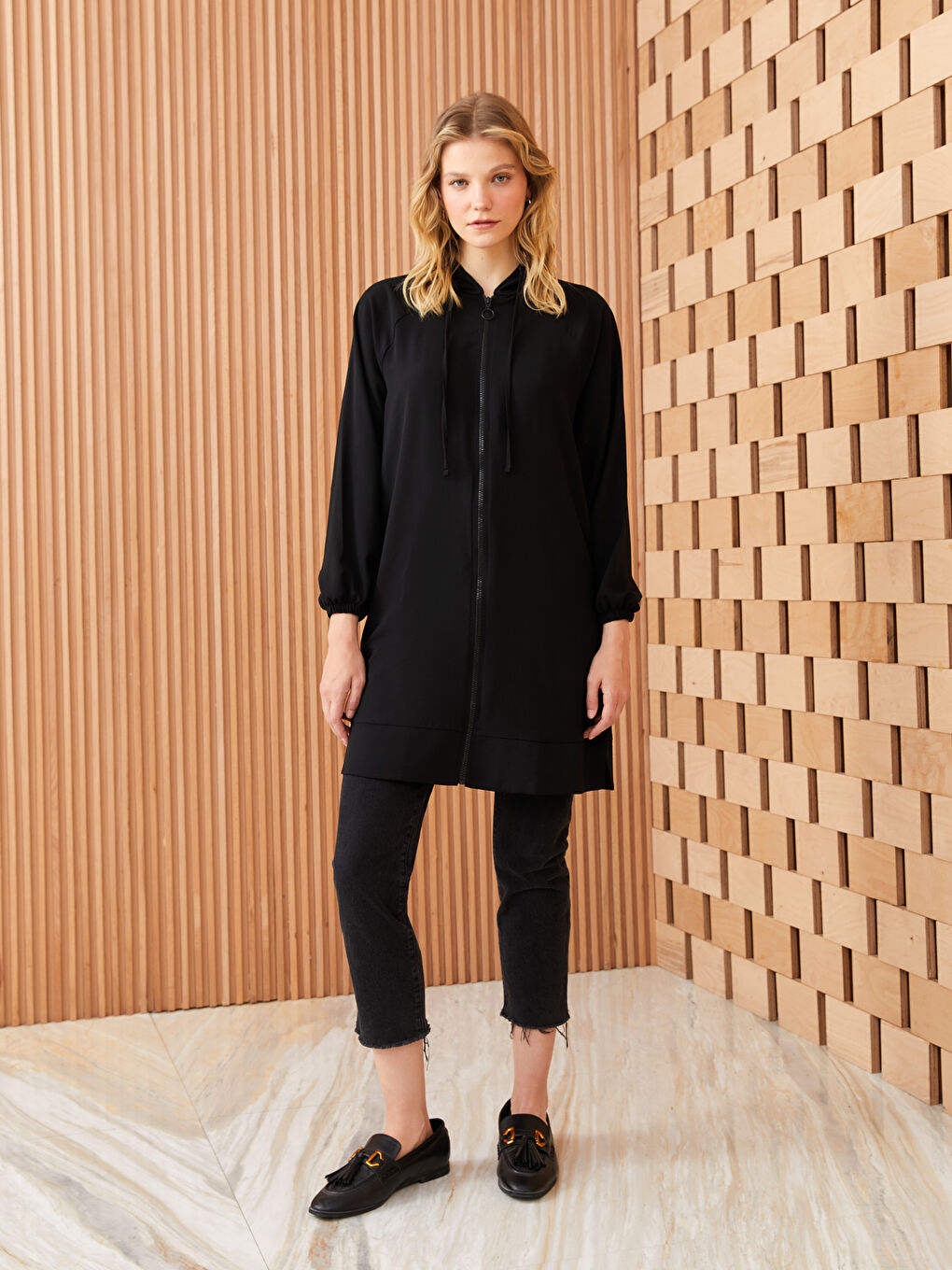 Siyah Kapüşonlu Düz Uzun Kollu Oversize Kadın Tunik-2